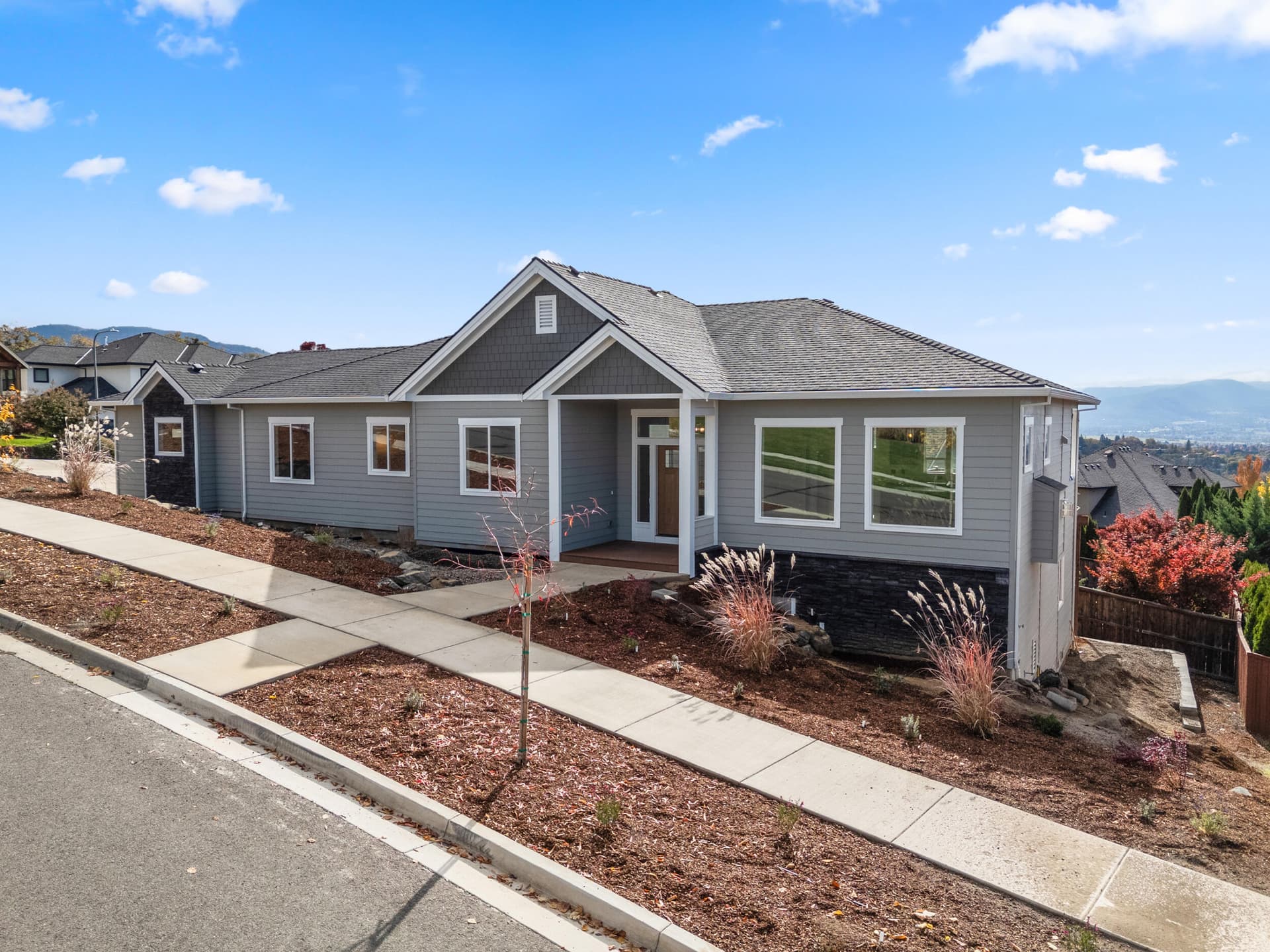 1_4260 falcon ridge terrace, medford-dr-. Photo 1 of 46, 4260 Falcon Ridge Terrace, Medford, OR 97504