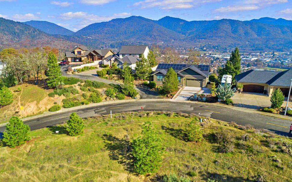 1172 Starlite looking North. Photo 5 of 7, 1172 NW Starlite Place, Grants Pass, OR 97526