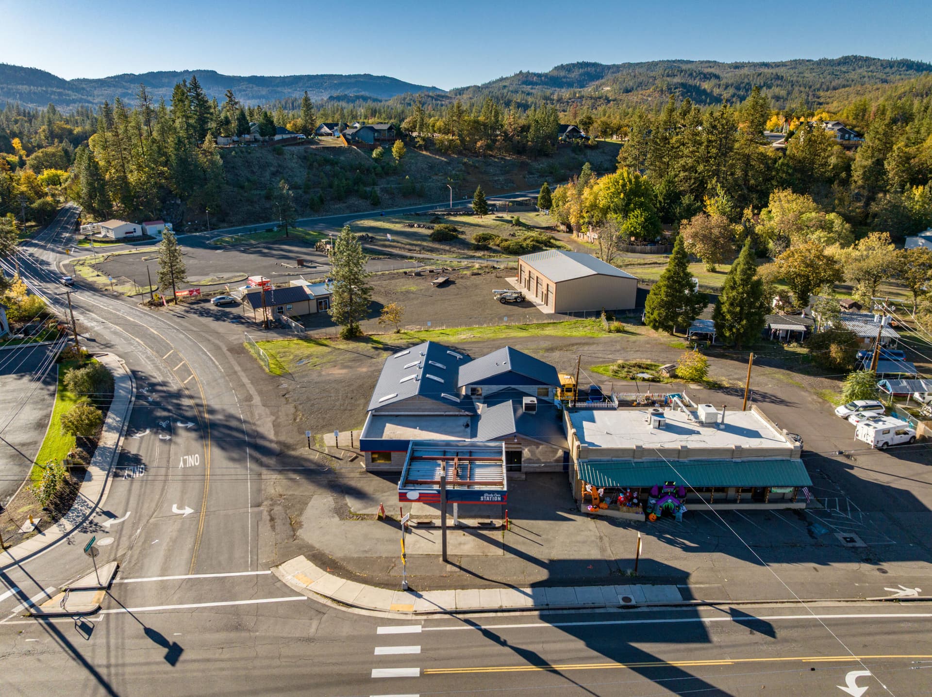 SC-5. Photo 5 of 41, 21823 Highway 62, Shady Cove, OR 97539
