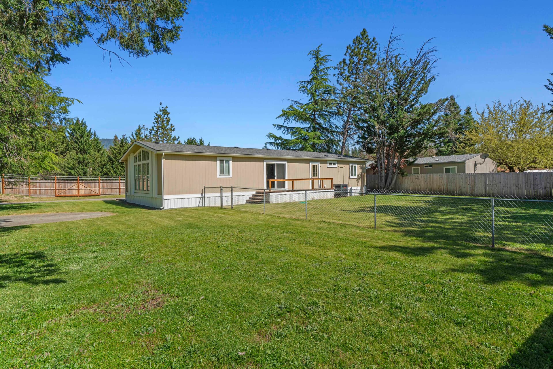 003. Photo 4 of 38, 387 Tavis Drive, Merlin, OR 97532