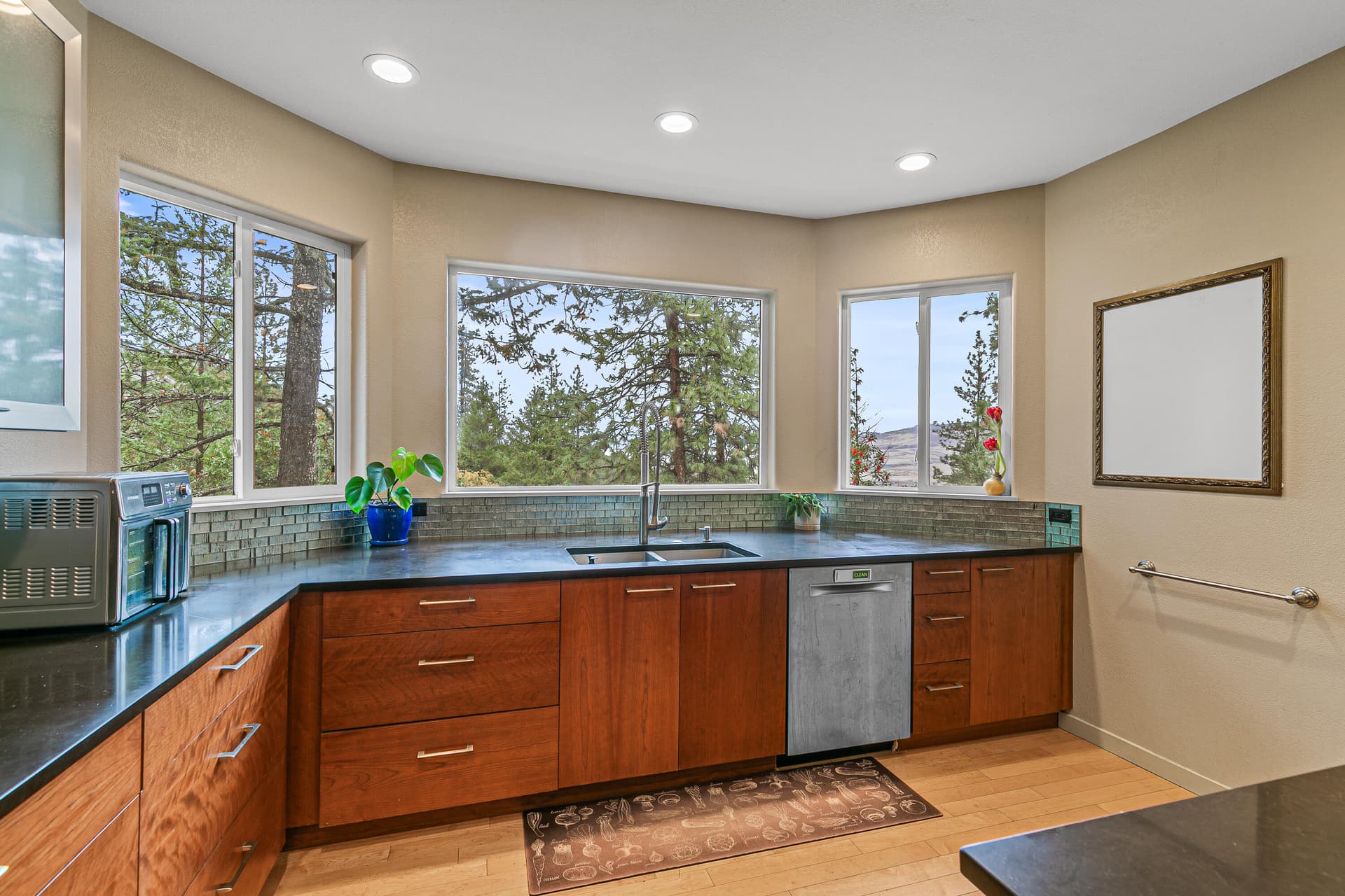 9R9A8417. Photo 3 of 34, 461 Waterline Road, Ashland, OR 97520