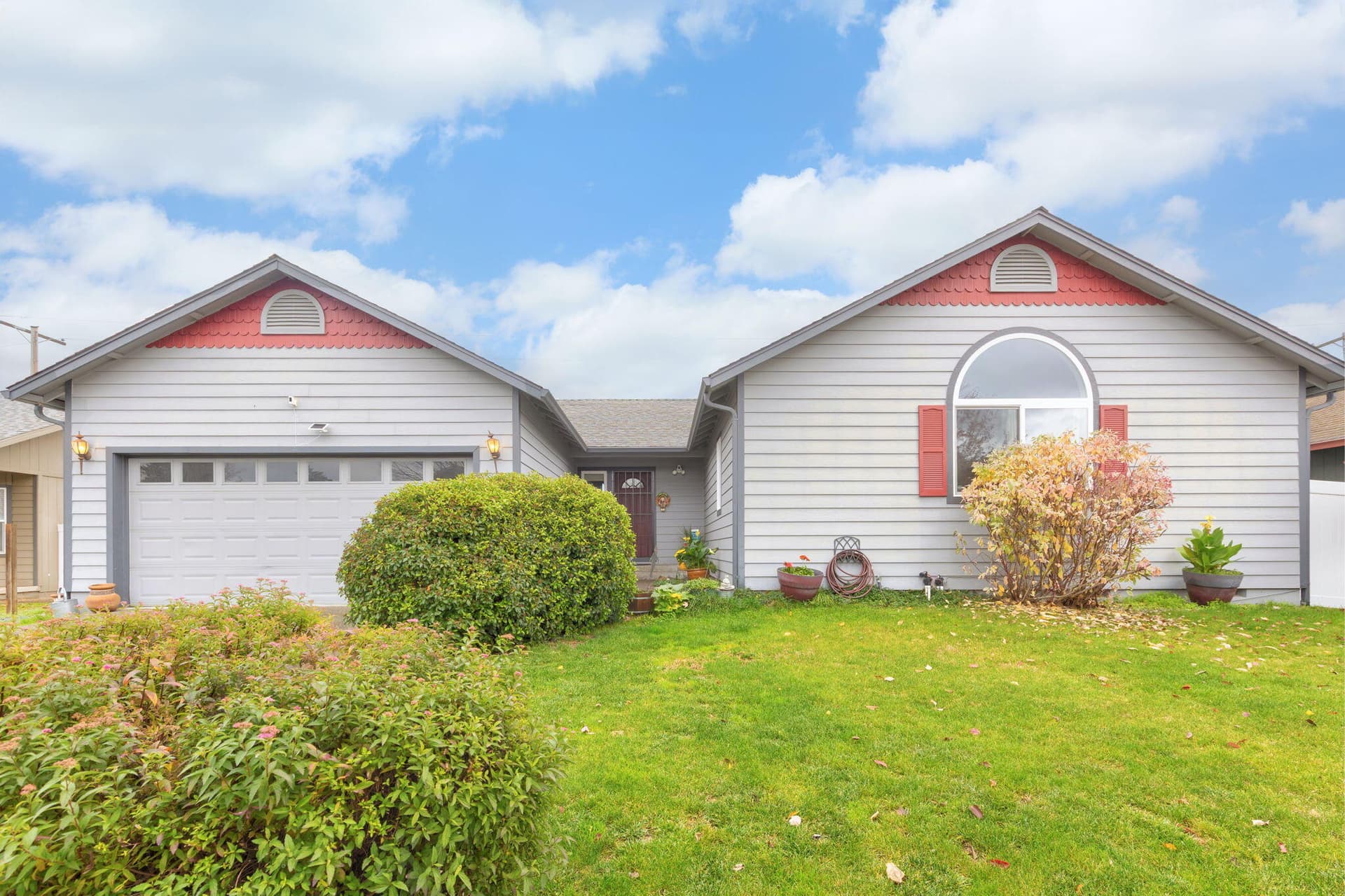 2-web-or-mls-1061-rainwood-ln. Photo 3 of 27, 1061 Rainwood Lane, Grants Pass, OR 97527