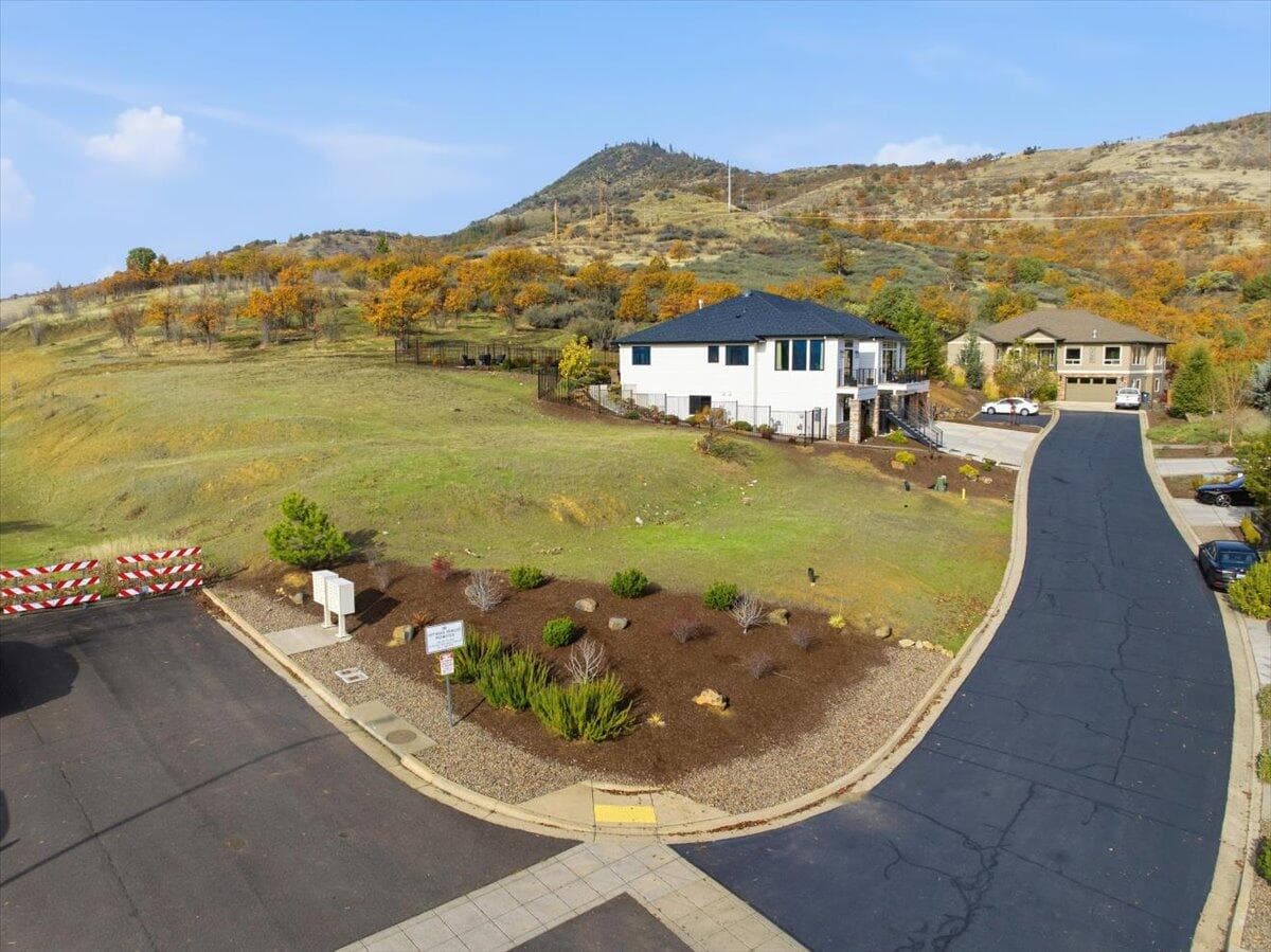 02-DJI_0092. Photo 1 of 14, 5726 Cherry Lane, Medford, OR 97504