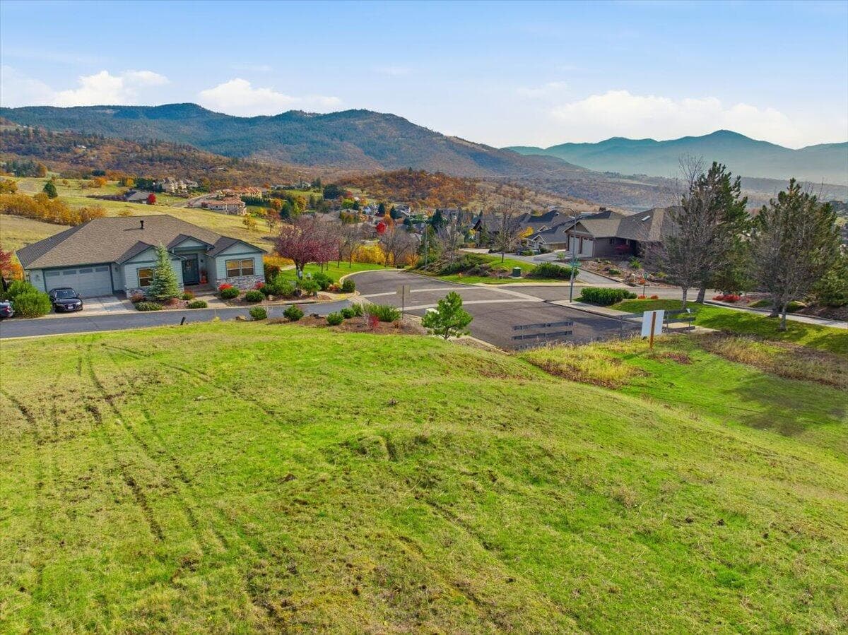 11-DJI_0116. Photo 3 of 14, 5726 Cherry Lane, Medford, OR 97504