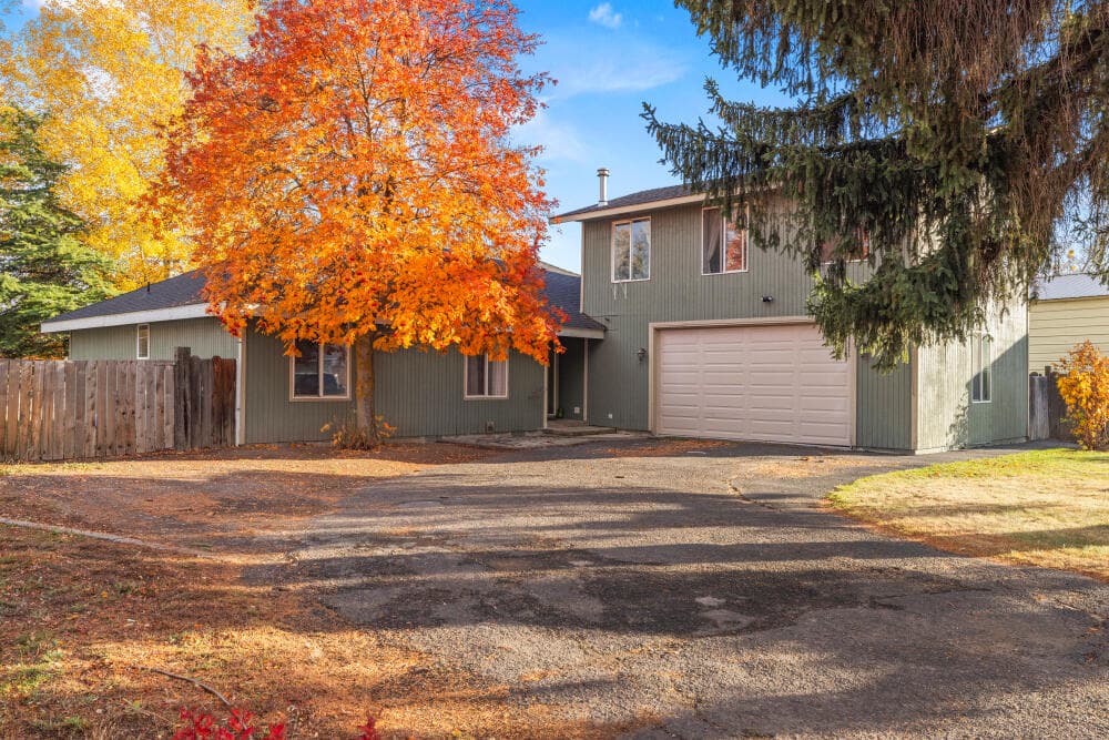 1. Photo 1 of 44, 3919 Redondo Way, Klamath Falls, OR 97603