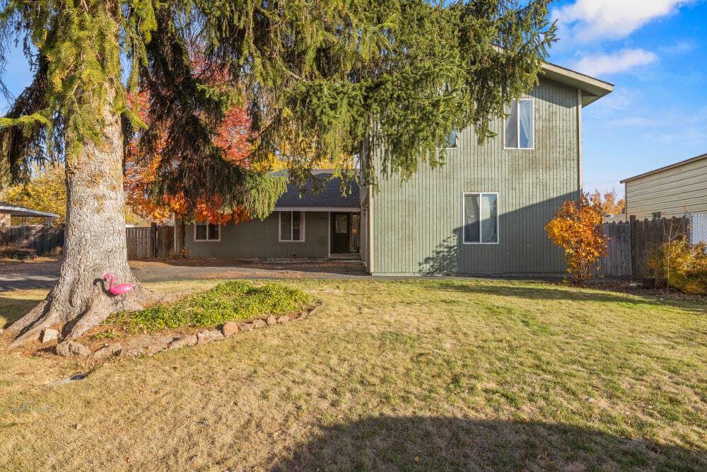 2. Photo 2 of 44, 3919 Redondo Way, Klamath Falls, OR 97603