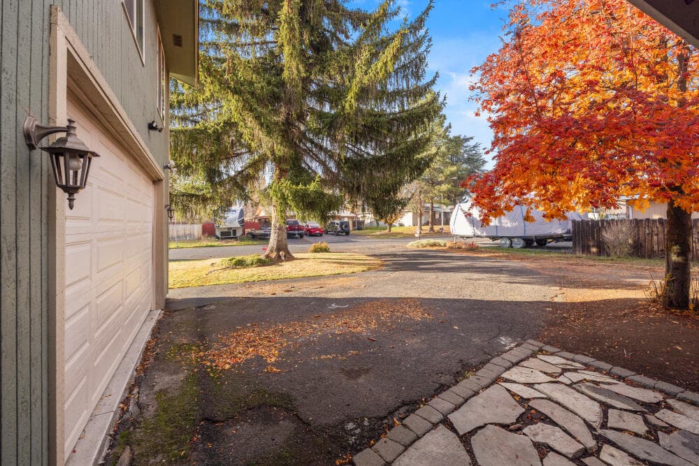 4. Photo 4 of 44, 3919 Redondo Way, Klamath Falls, OR 97603
