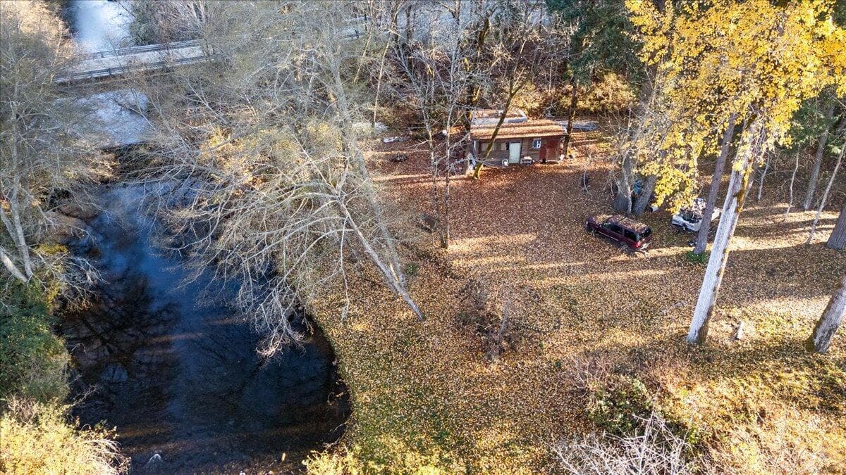 2. Photo 2 of 12, 95 Barton Road, Glendale, OR 97442