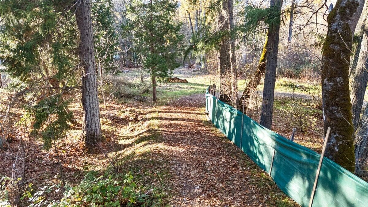 3. Photo 3 of 12, 95 Barton Road, Glendale, OR 97442