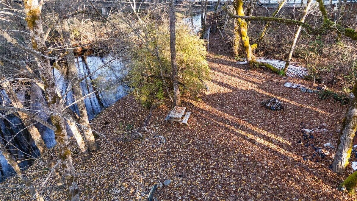 4. Photo 4 of 12, 95 Barton Road, Glendale, OR 97442