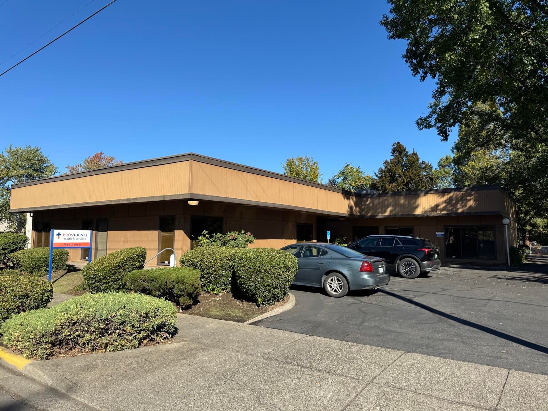 4. Photo 4 of 15, 753 Spring Street, Medford, OR 97504