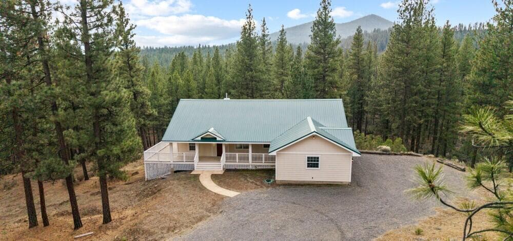 13423SpragueRiverRd-13. Photo 3 of 46, 13423 Sprague River Road Unit 1, Chiloquin, OR 97624
