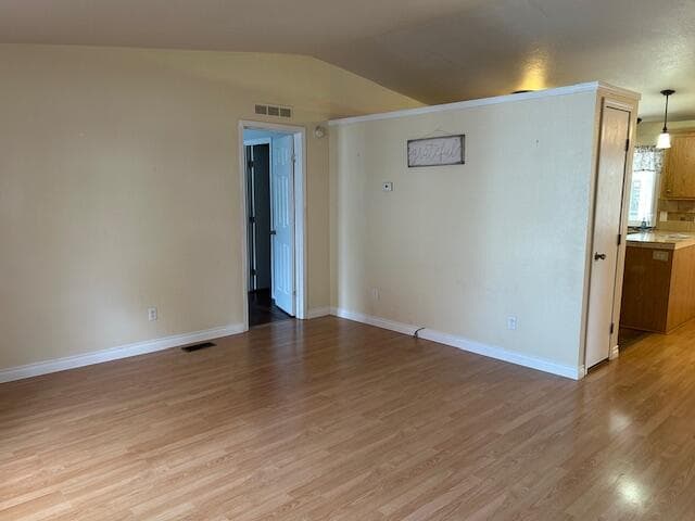 Living room vacant. Photo 4 of 35, 633 E Archwood Drive Unit UNIT 44, Eagle Point, OR 97524