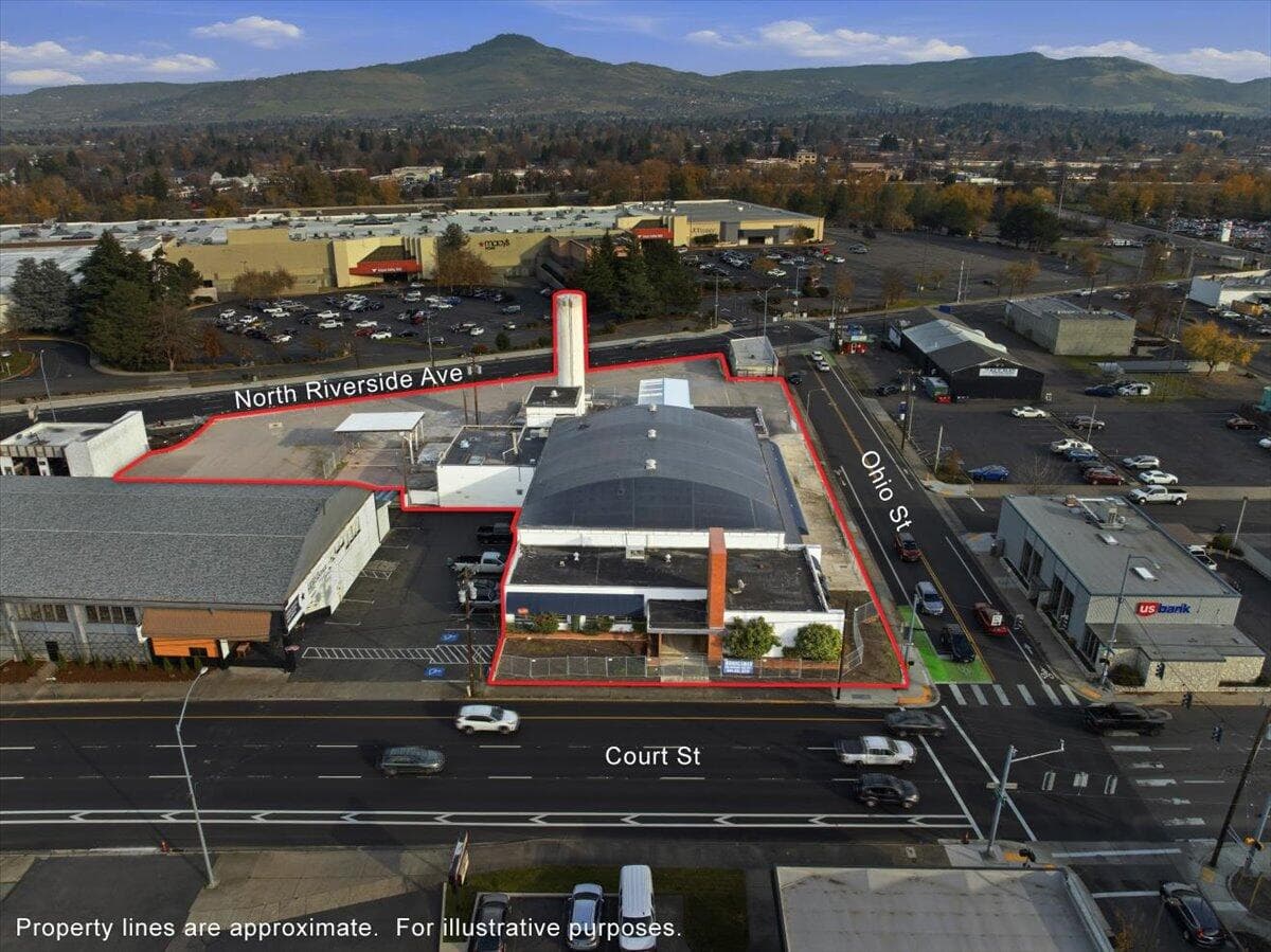 1. Photo 2 of 59, 1300 Court Street, Medford, OR 97501