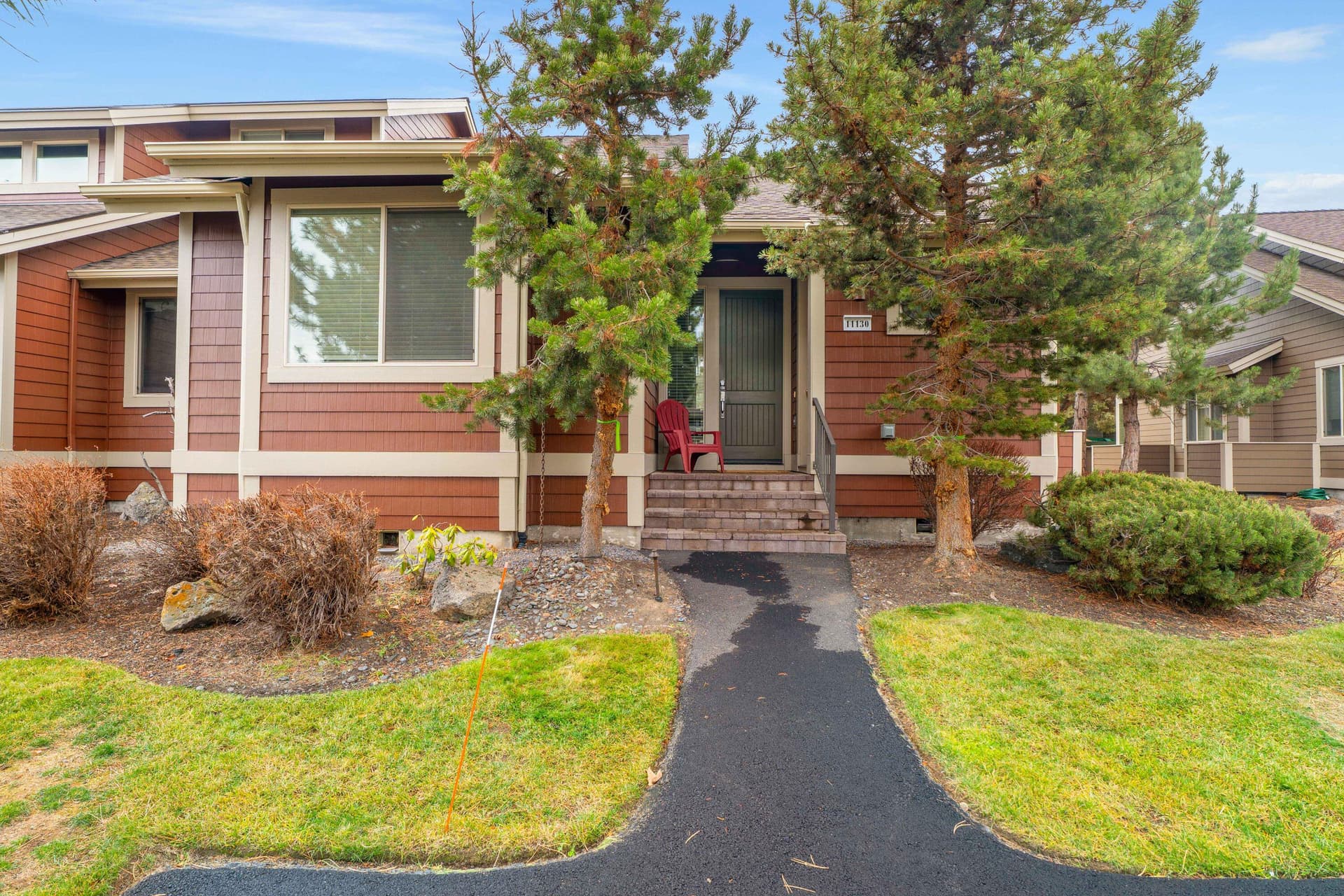 01-Exterior. Photo 1 of 50, 11130 Village Loop, Redmond, OR 97756