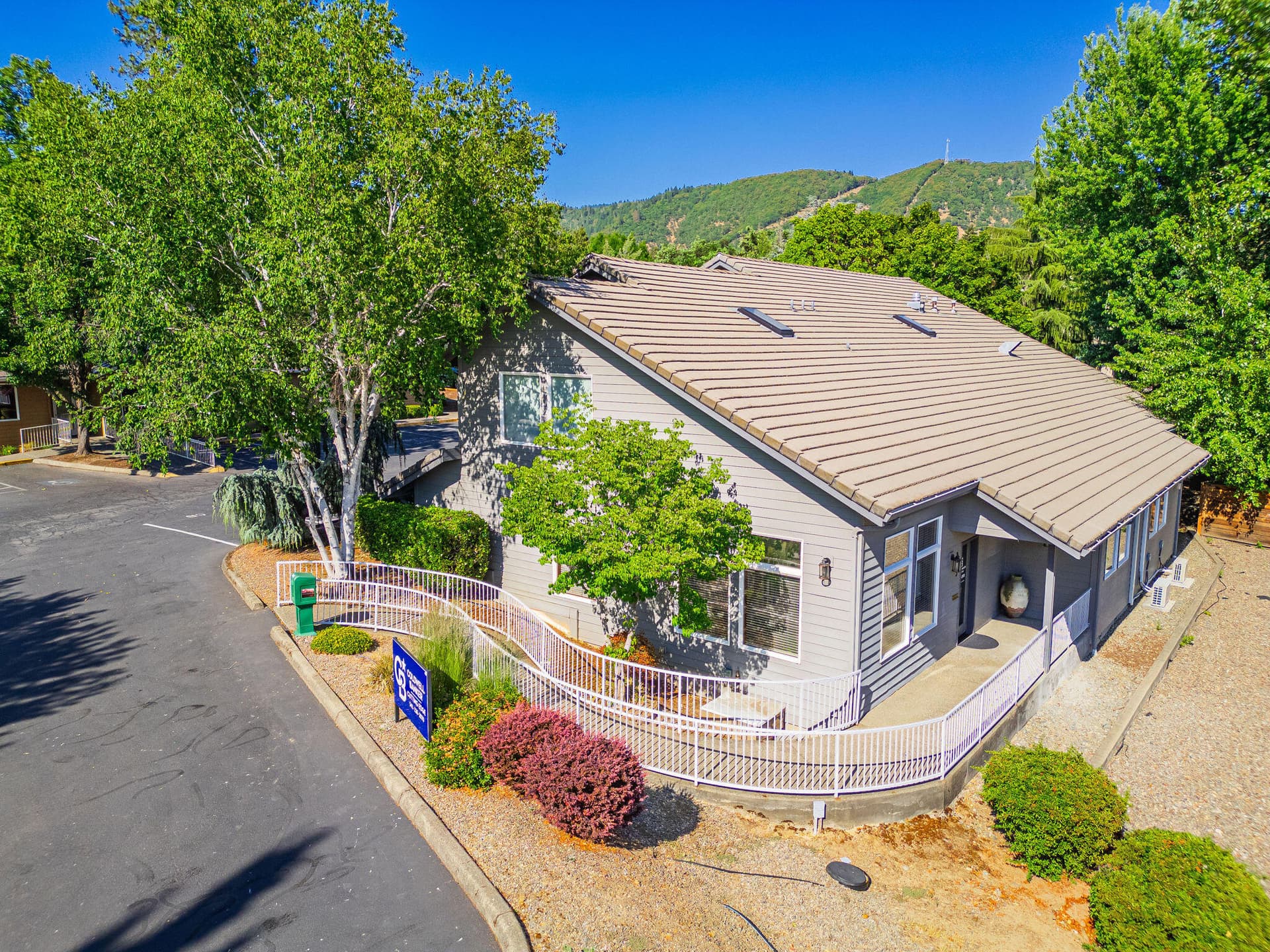 IMG_4763. Photo 3 of 24, 873 NE 7th Street Unit B, Grants Pass, OR 97526