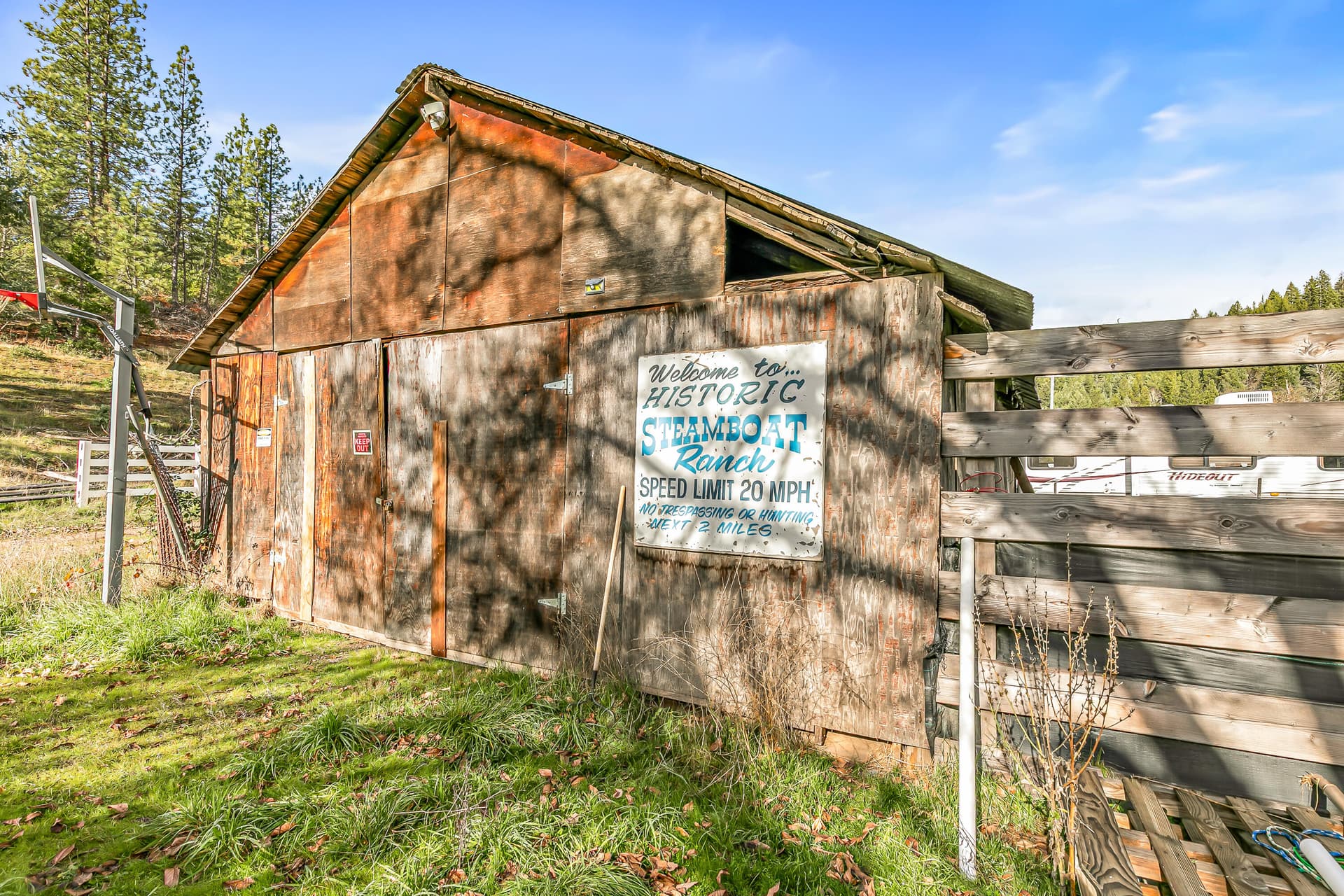 9R9A3505. Photo 4 of 53, 6026 Carberry Creek Road, Jacksonville, OR 97530