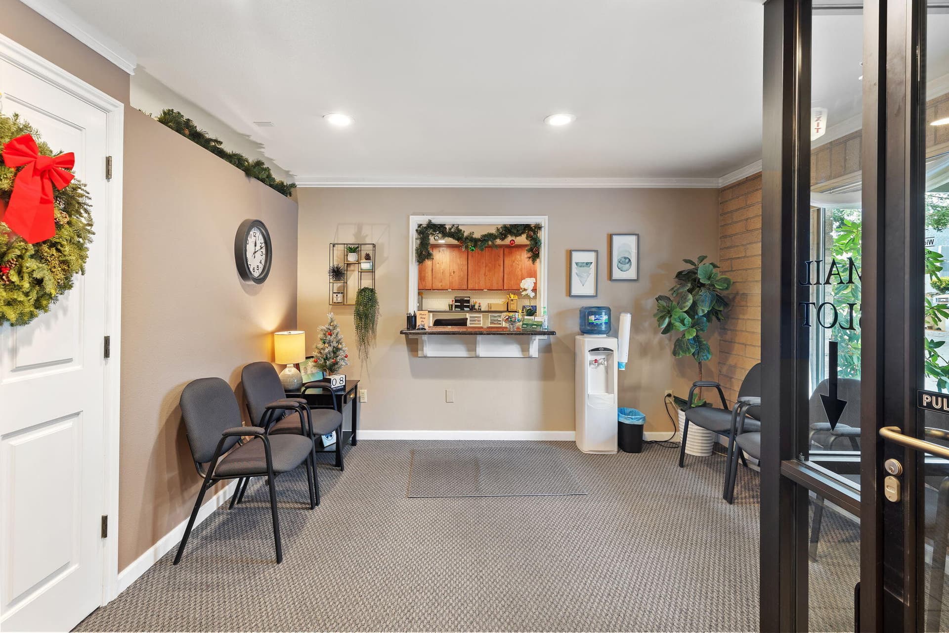 5. Photo 5 of 37, 233 NE B Street, Grants Pass, OR 97526