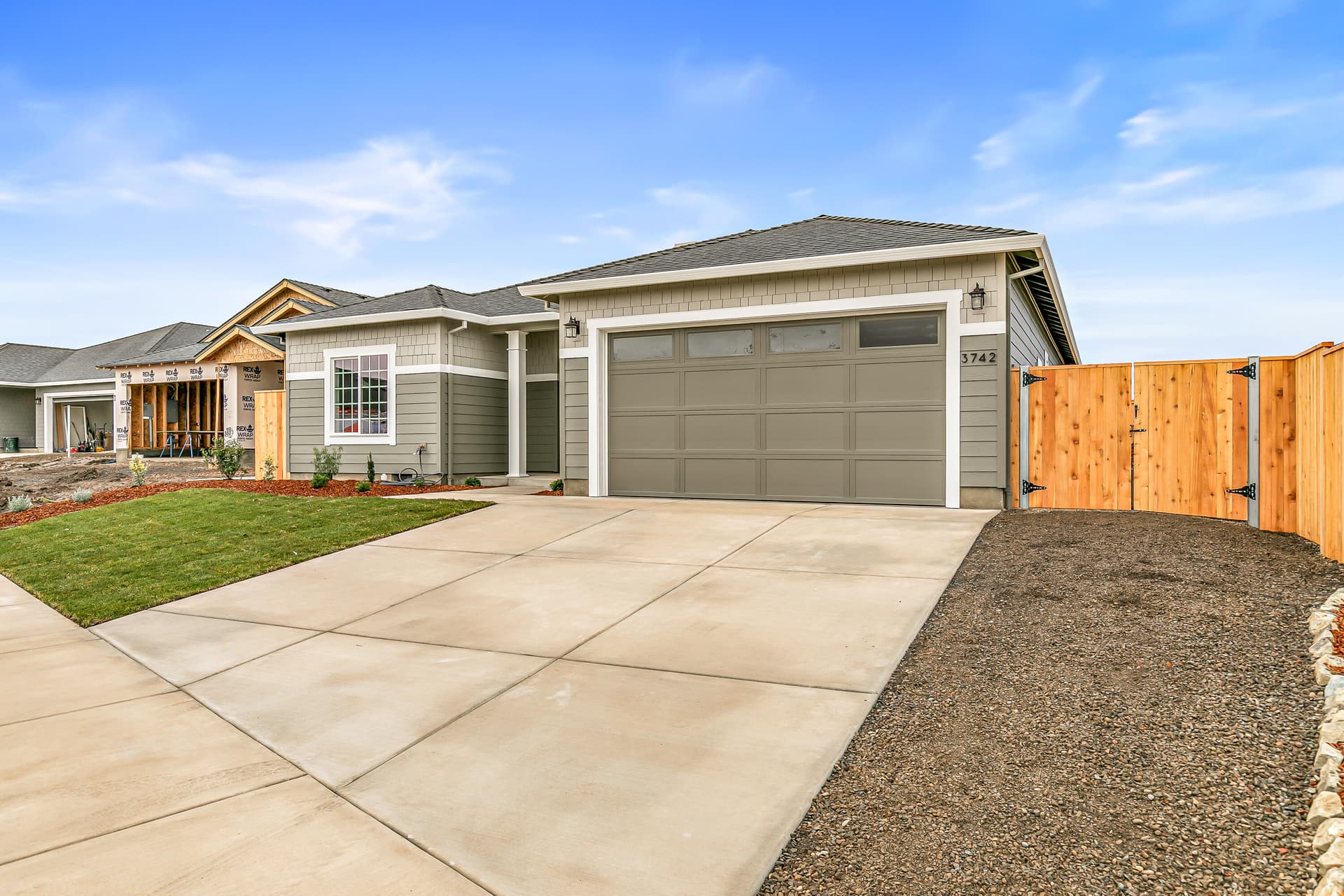 9R9A7055. Photo 3 of 40, 3742 Carlin Drive, Medford, OR 97504