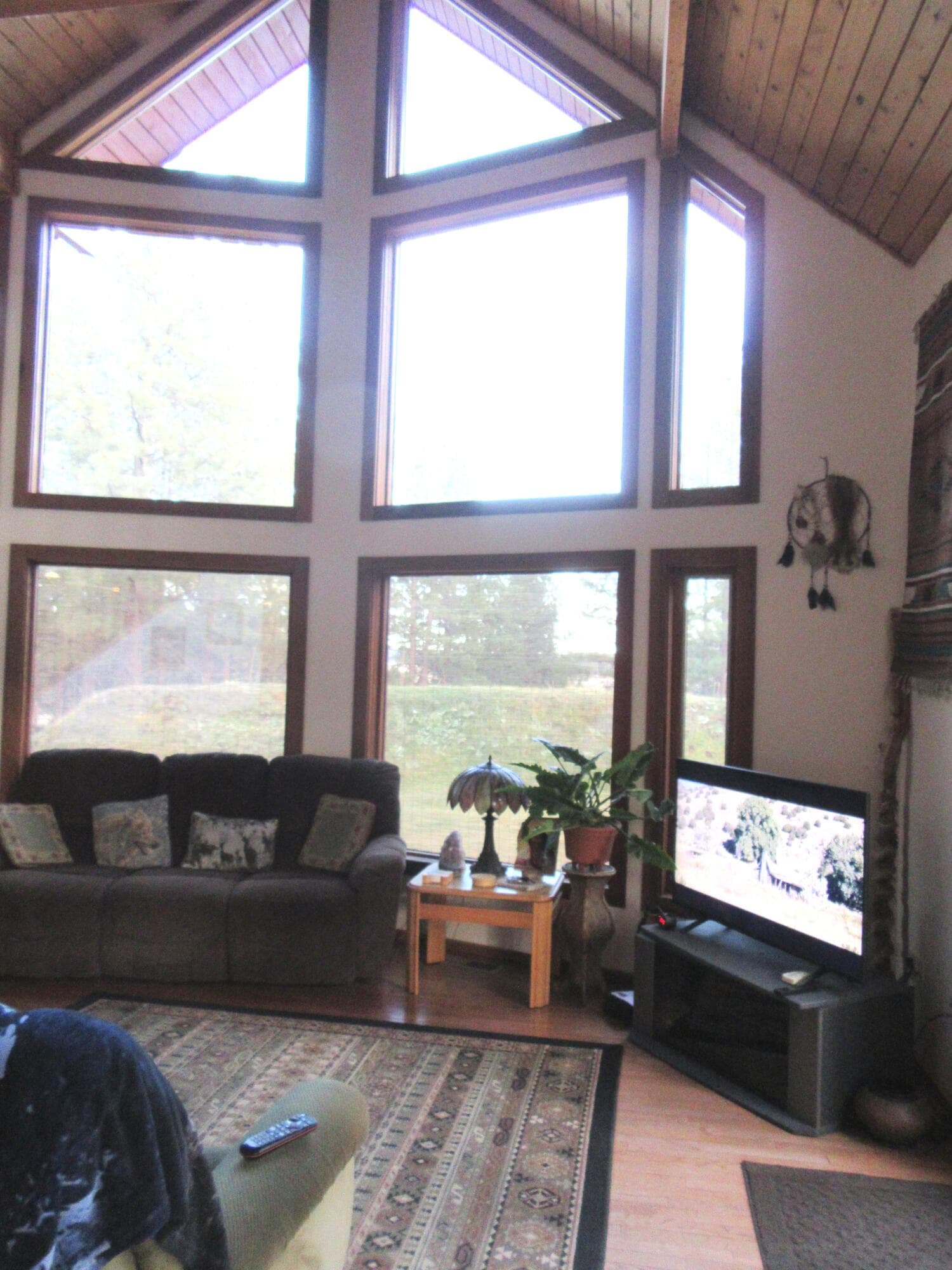 Living room Greatroom 2. Photo 5 of 83, 16144 Sprague River Road, Chiloquin, OR 97624
