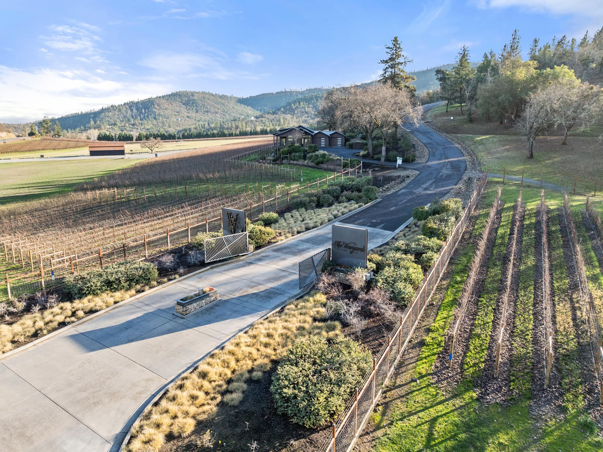 valley view loop, medford-dr-16. Photo 3 of 33, 70 Vineyard View Circle, Medford, OR 97501