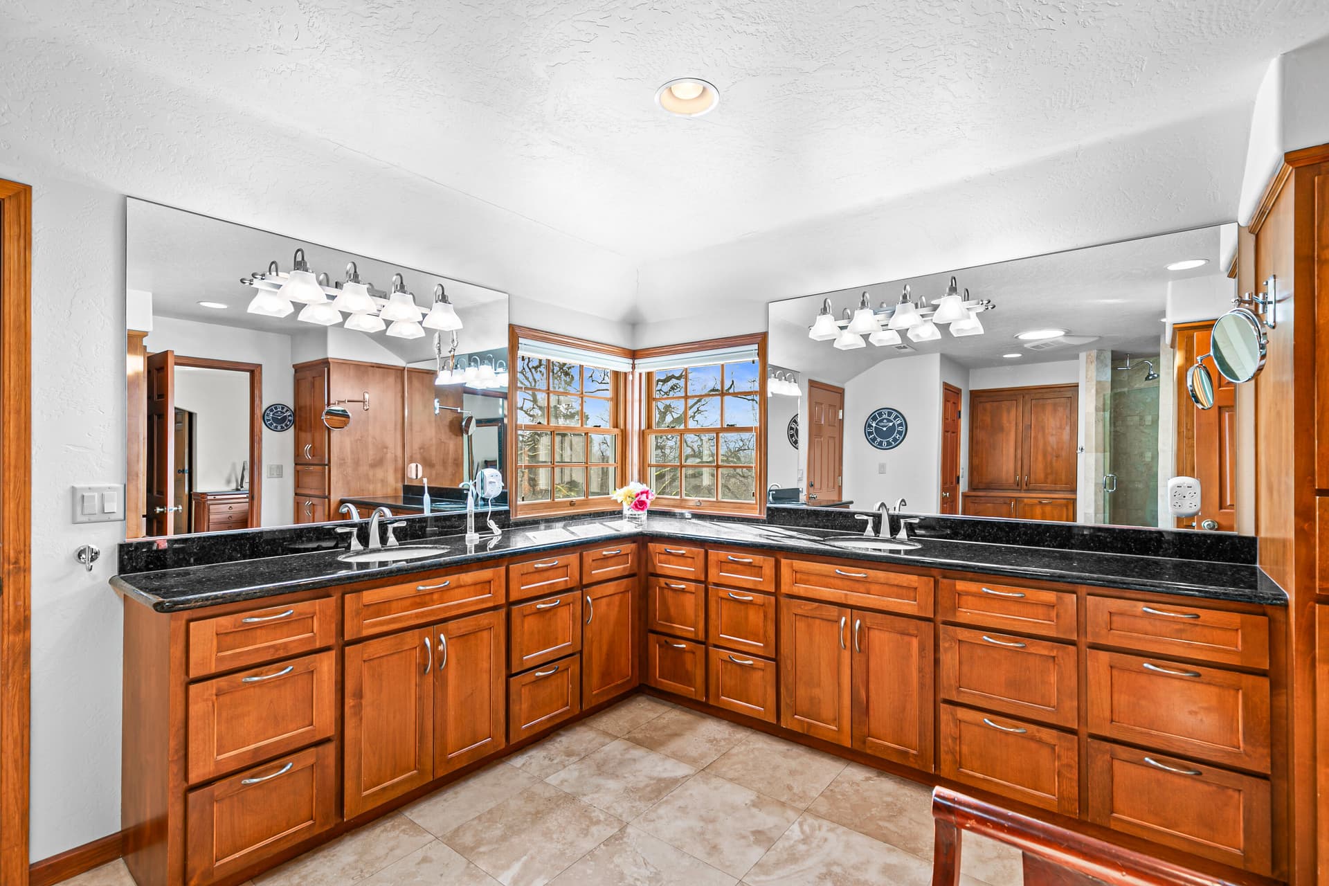 9R9A8280. Photo 5 of 73, 218 Saginaw Drive, Medford, OR 97504