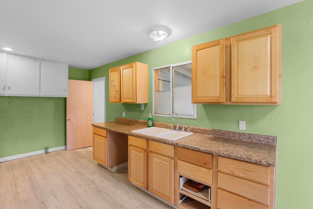 EP1A3411 Large. Photo 5 of 18, 1333 Spring Street, Medford, OR 97504