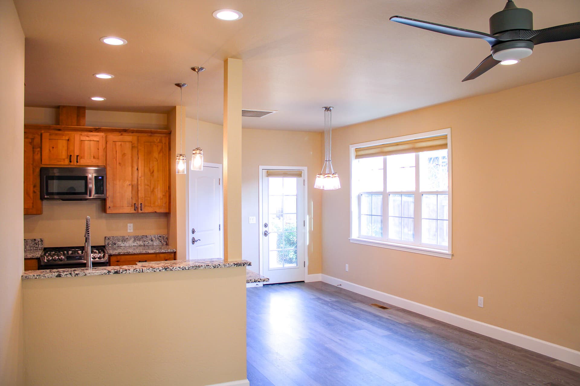 Kirt Real Estate 2025-69. Photo 3 of 27, 237 Willow Way, Talent, OR 97540