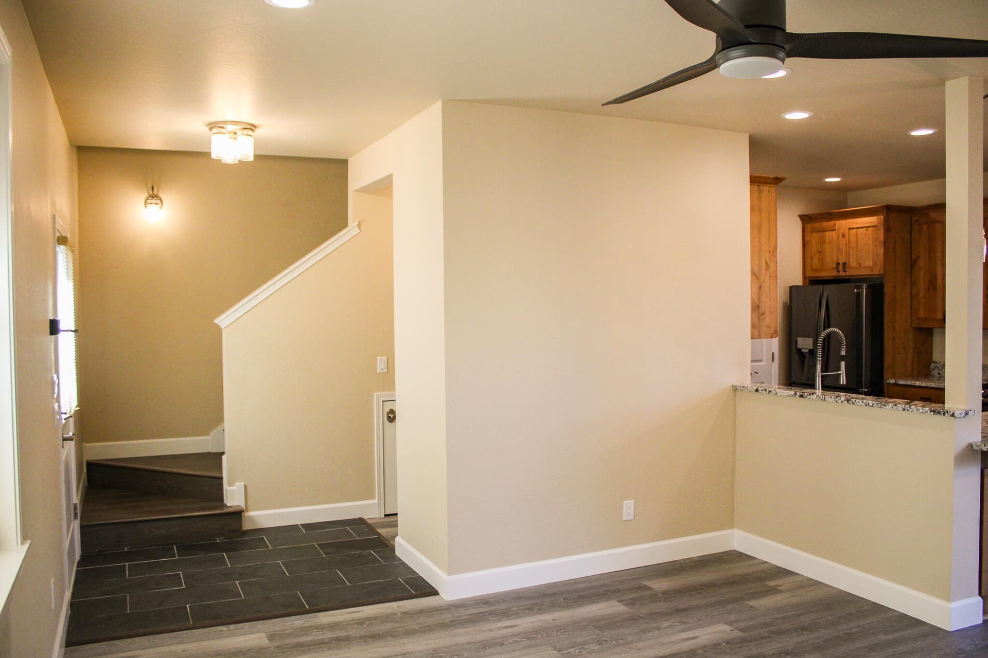 Kirt Real Estate 2025-61. Photo 5 of 27, 237 Willow Way, Talent, OR 97540