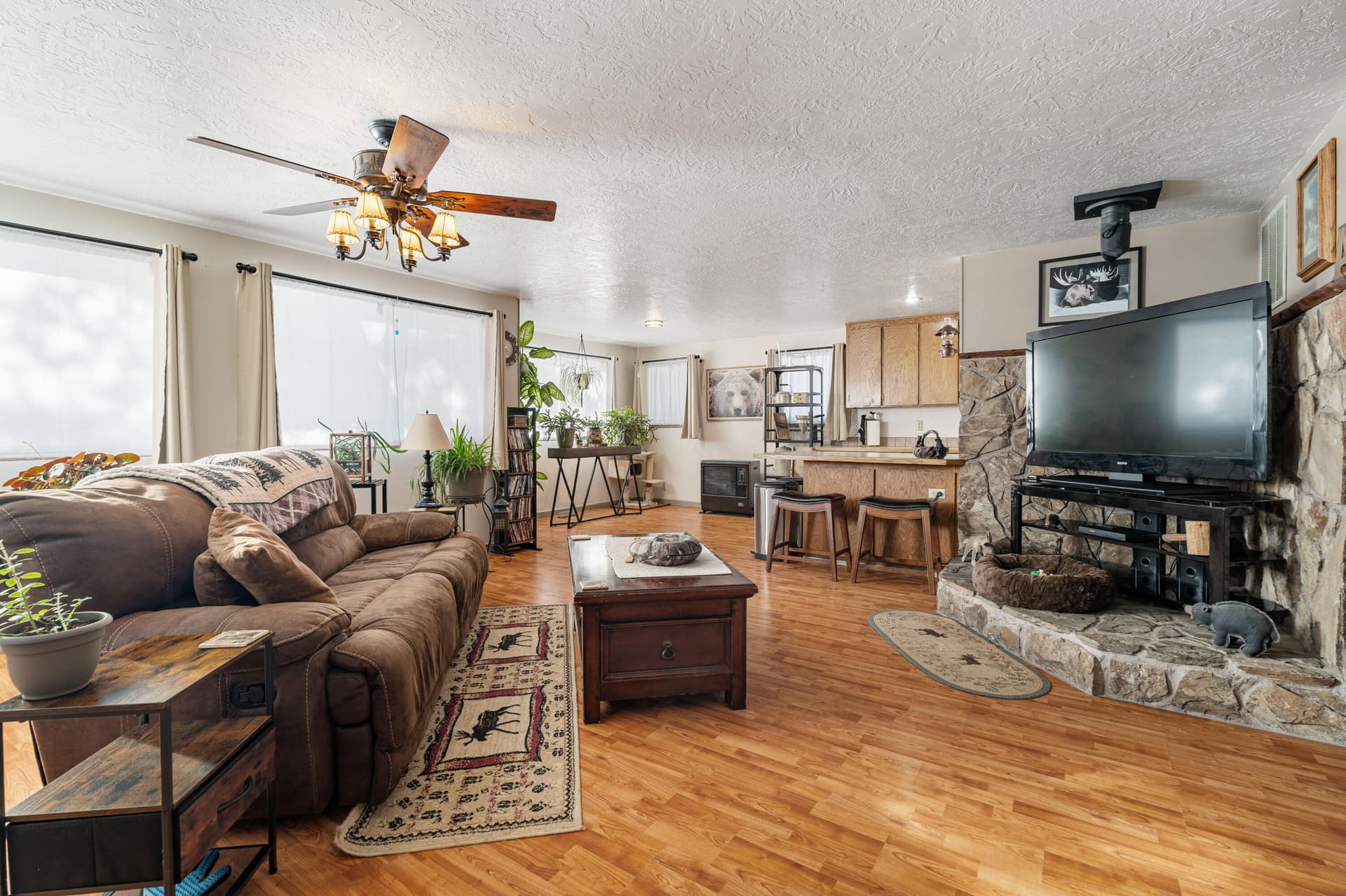 11-Living Room. Photo 2 of 44, 53465 Kokanee Lane, La Pine, OR 97739