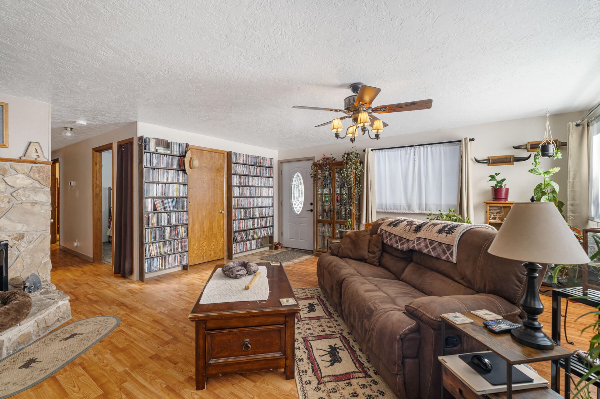 12-Living Room. Photo 3 of 44, 53465 Kokanee Lane, La Pine, OR 97739