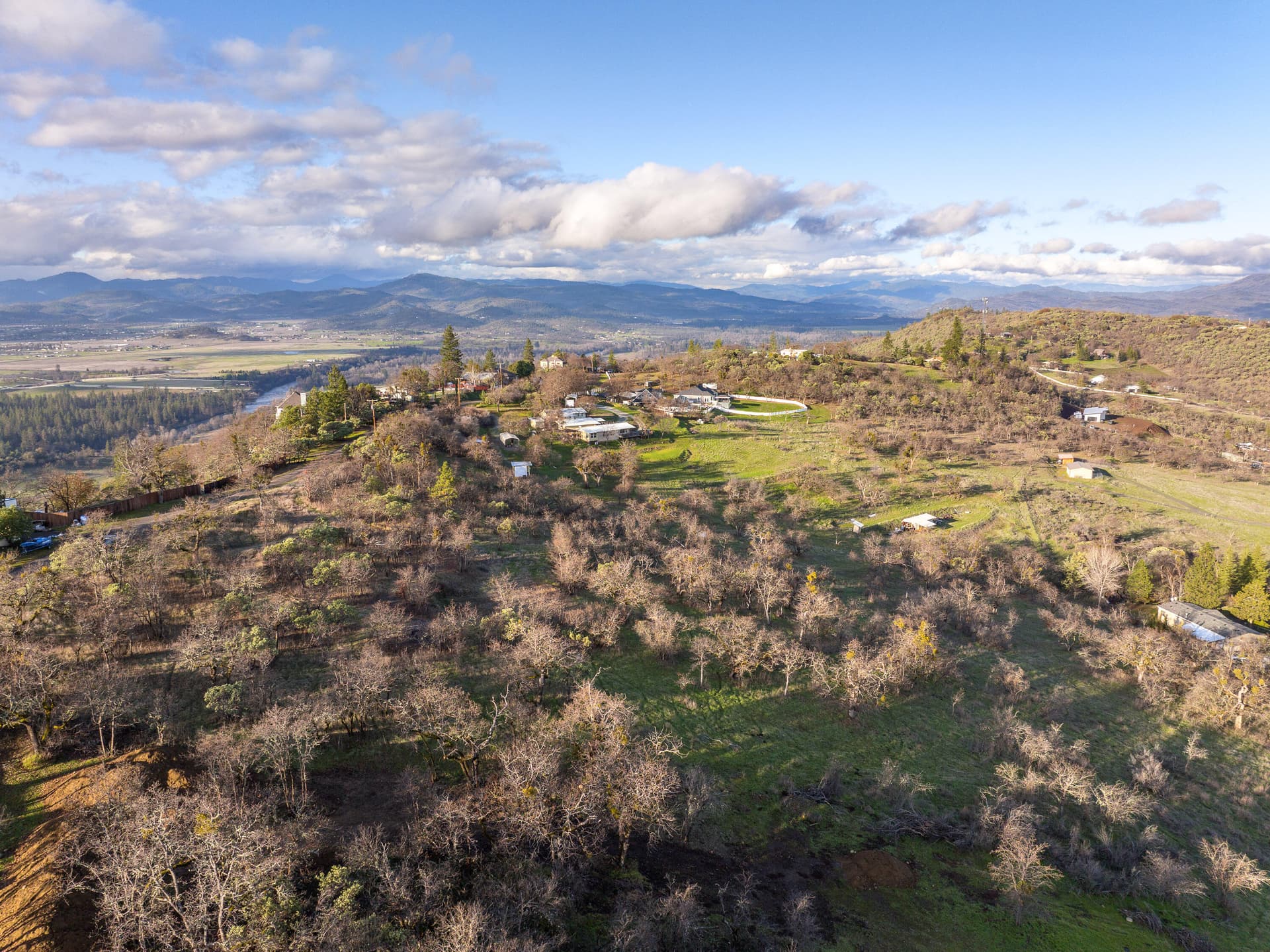 445MtCastleDr-019. Photo 4 of 23, 445 Mt Castle Drive, Eagle Point, OR 97524