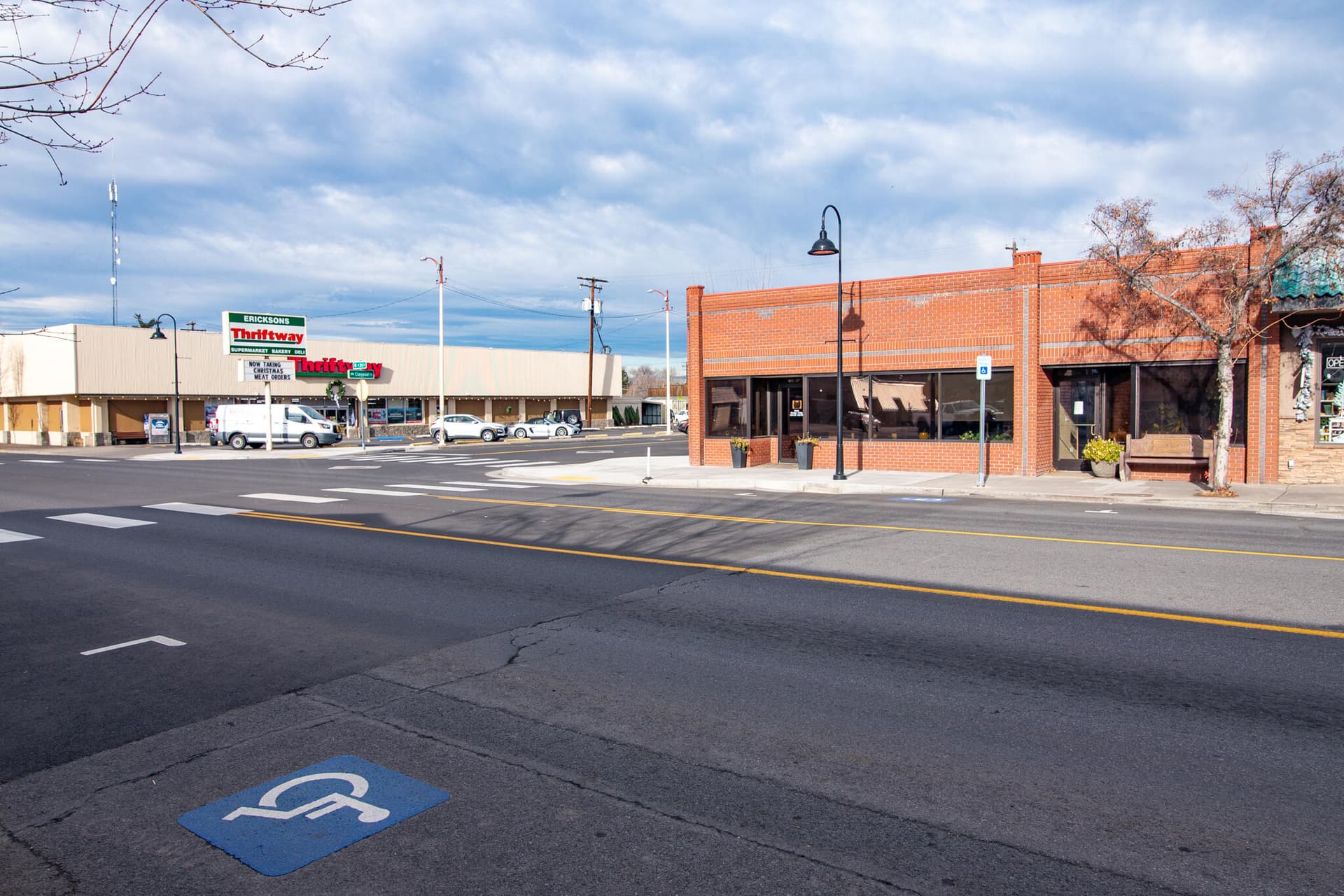 4. Photo 4 of 38, 297 NW 3rd Street, Prineville, OR 97754