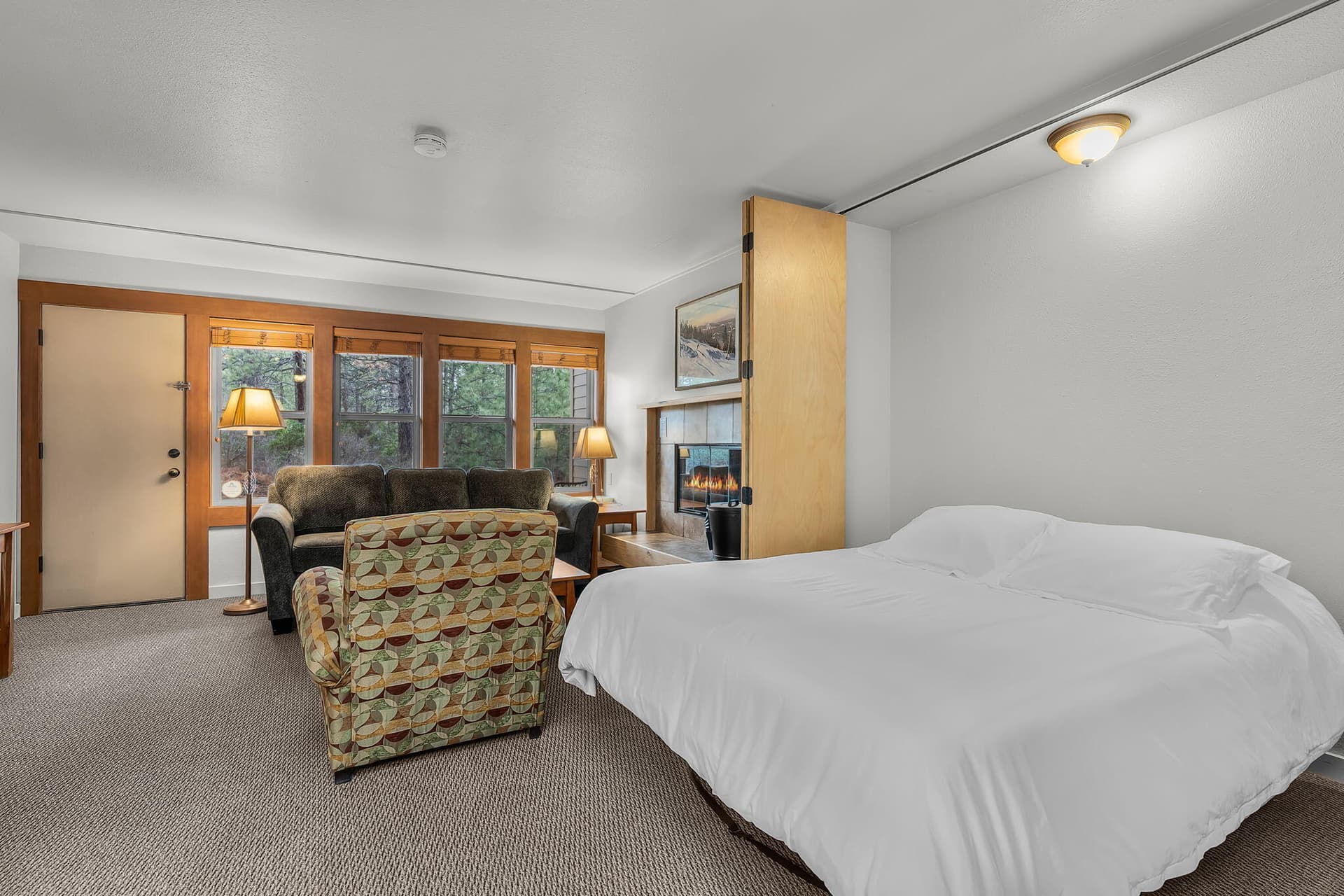 room. Photo 5 of 20, 18575 SW Century Drive Unit 1913/1914, Bend, OR 97702