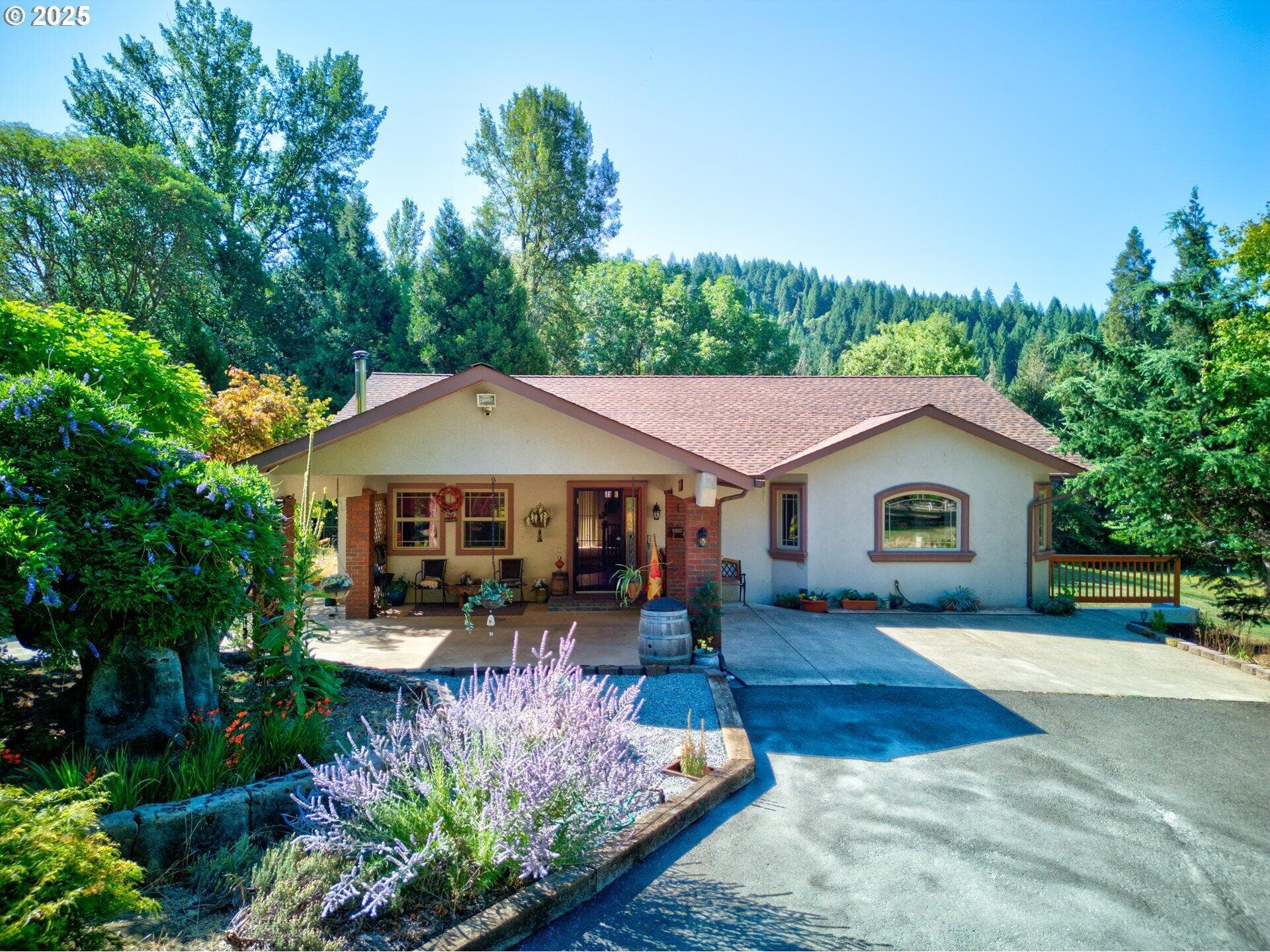 583706427-1. Photo 1 of 32, 913 Starveout Creek Road, Azalea, OR 97410