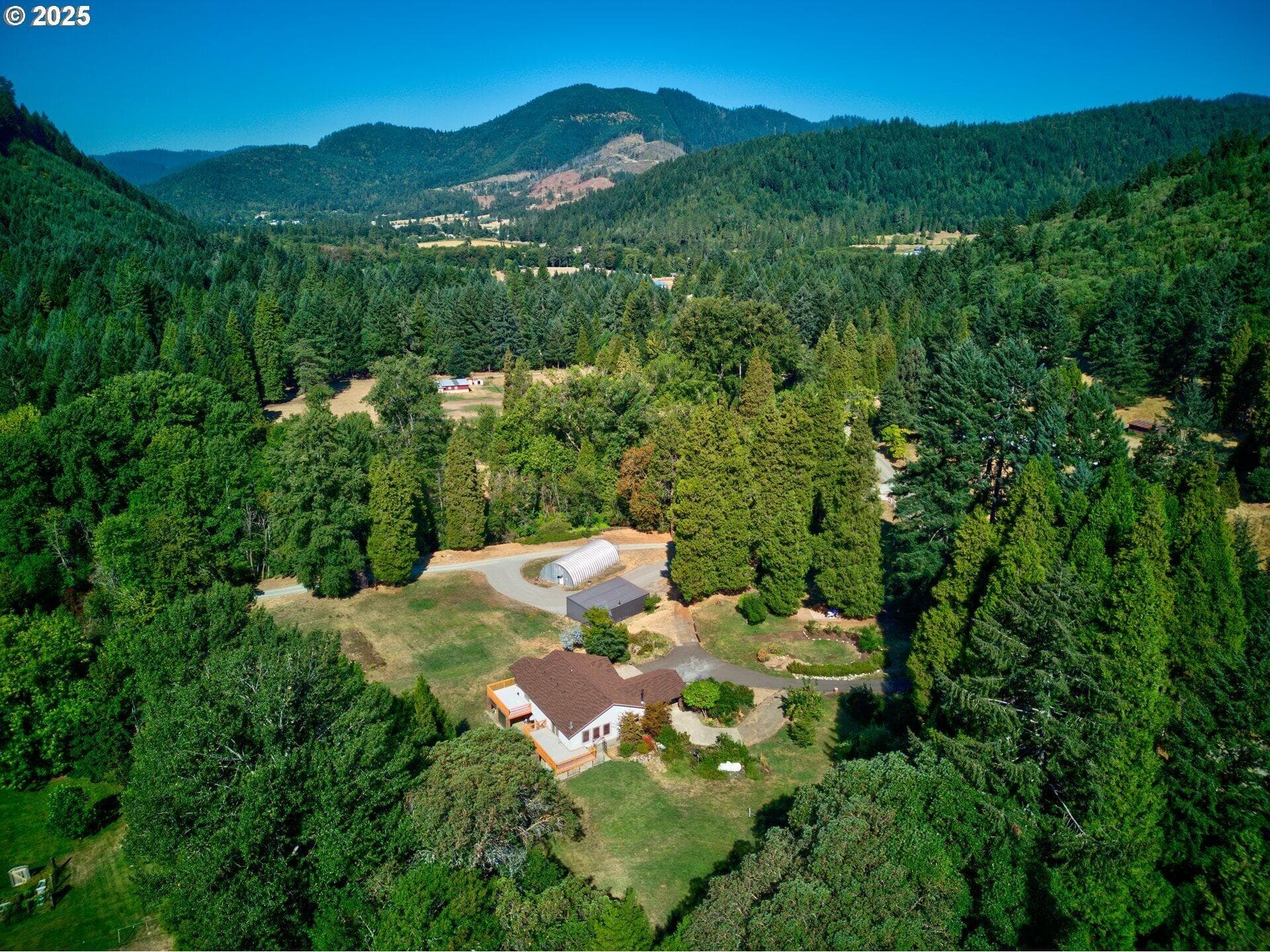 583706427-4. Photo 4 of 32, 913 Starveout Creek Road, Azalea, OR 97410