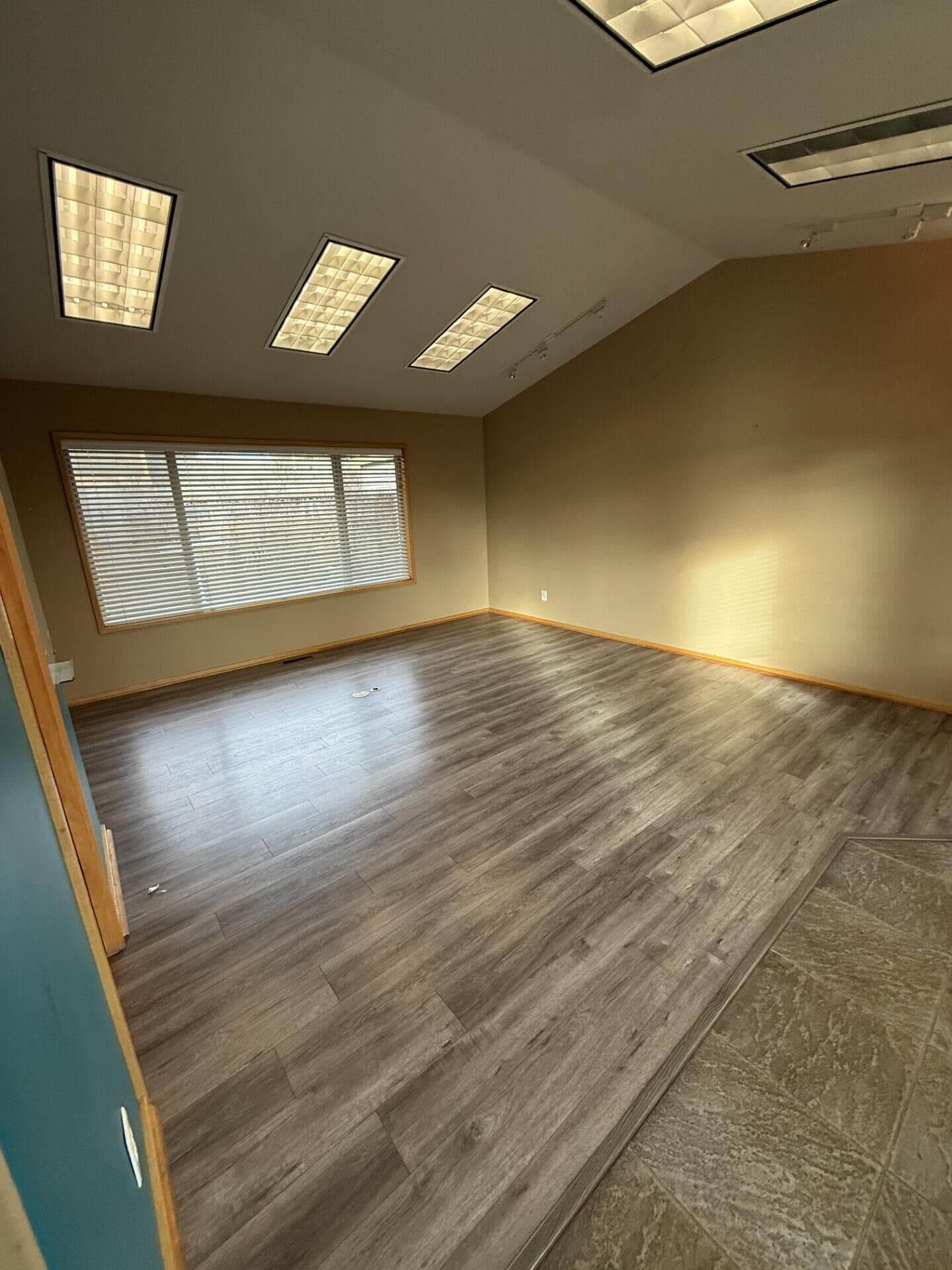 277d0ee2-9a6d-4255-843c-ea4b41a86f55. Photo 3 of 12, 917 SW Highland Avenue, Redmond, OR 97756