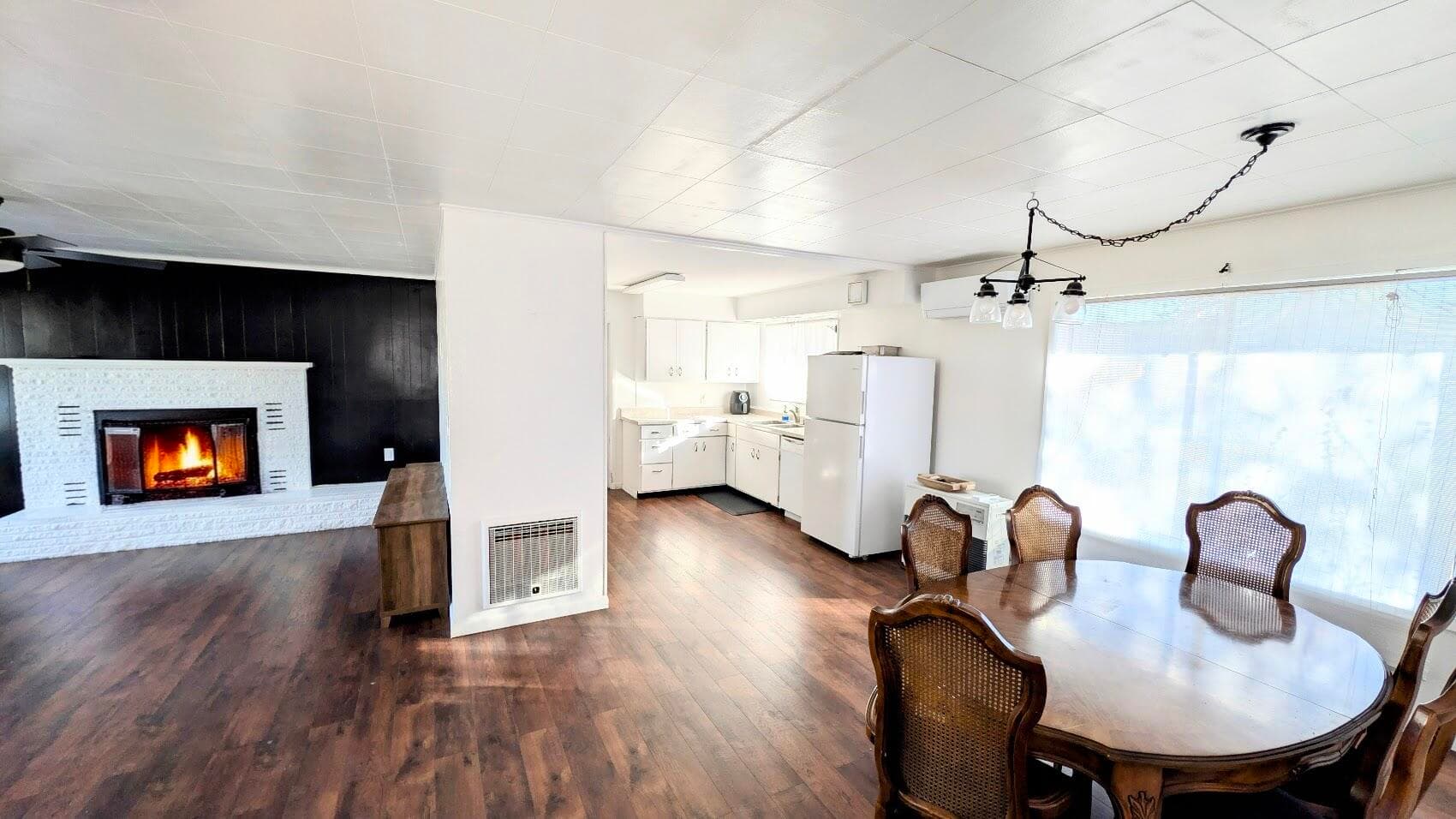 Great room. Photo 2 of 19, 943 S 4th Street, Lakeview, OR 97630