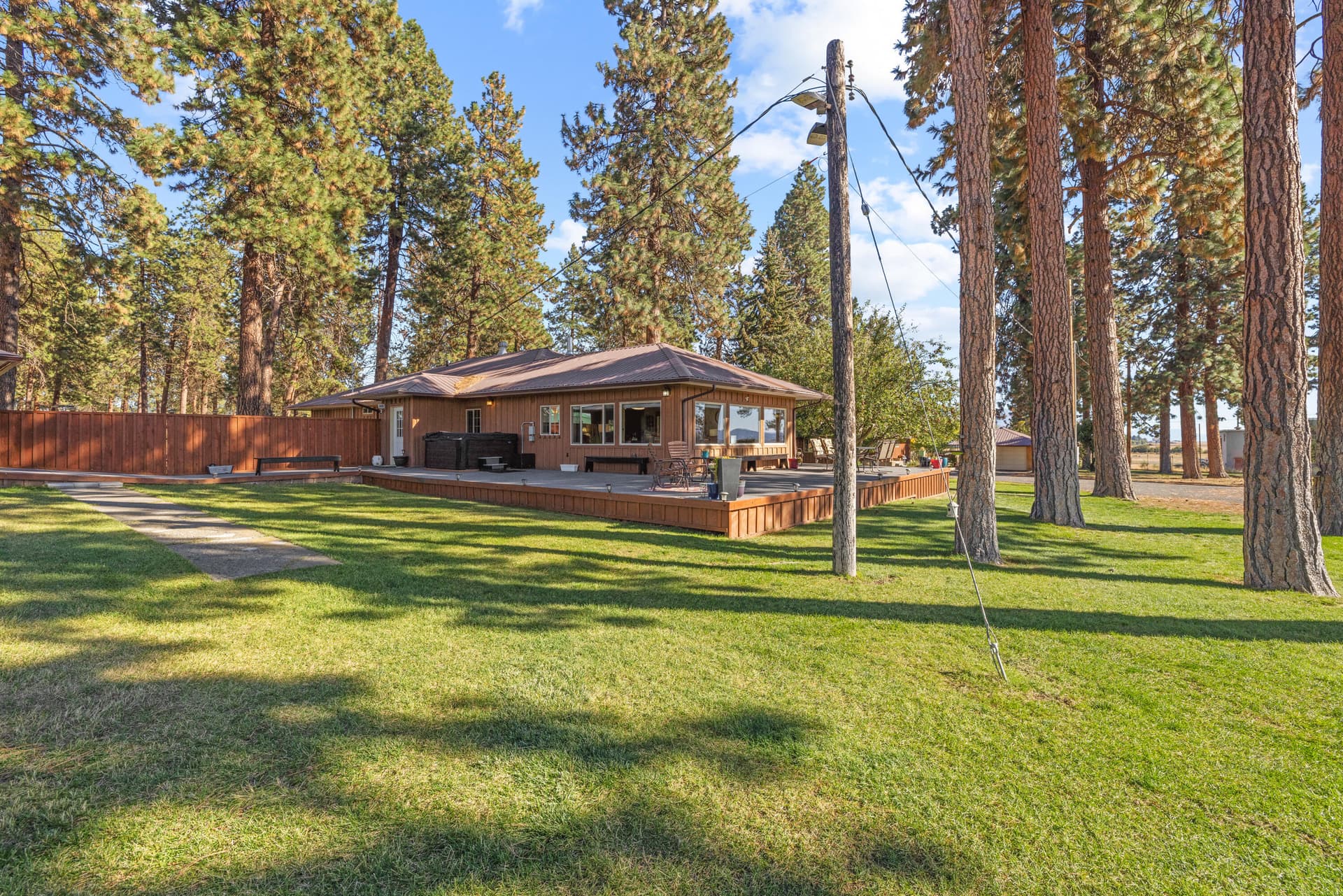 32490 Modoc Point Rd-004. Photo 4 of 133, 32486 Modoc Point Road, Chiloquin, OR 97624