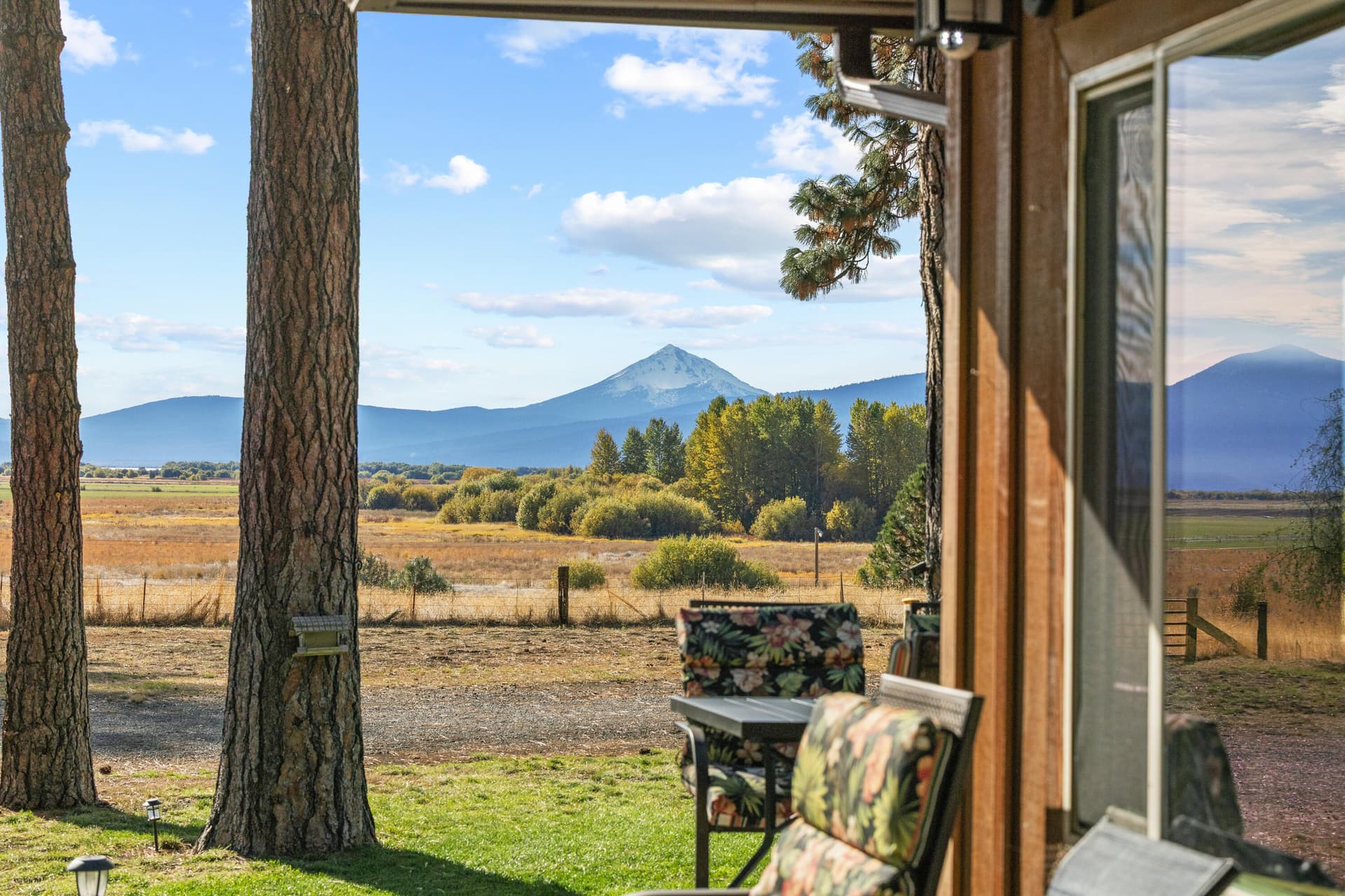 32490 Modoc Point Rd-005. Photo 5 of 133, 32486 Modoc Point Road, Chiloquin, OR 97624