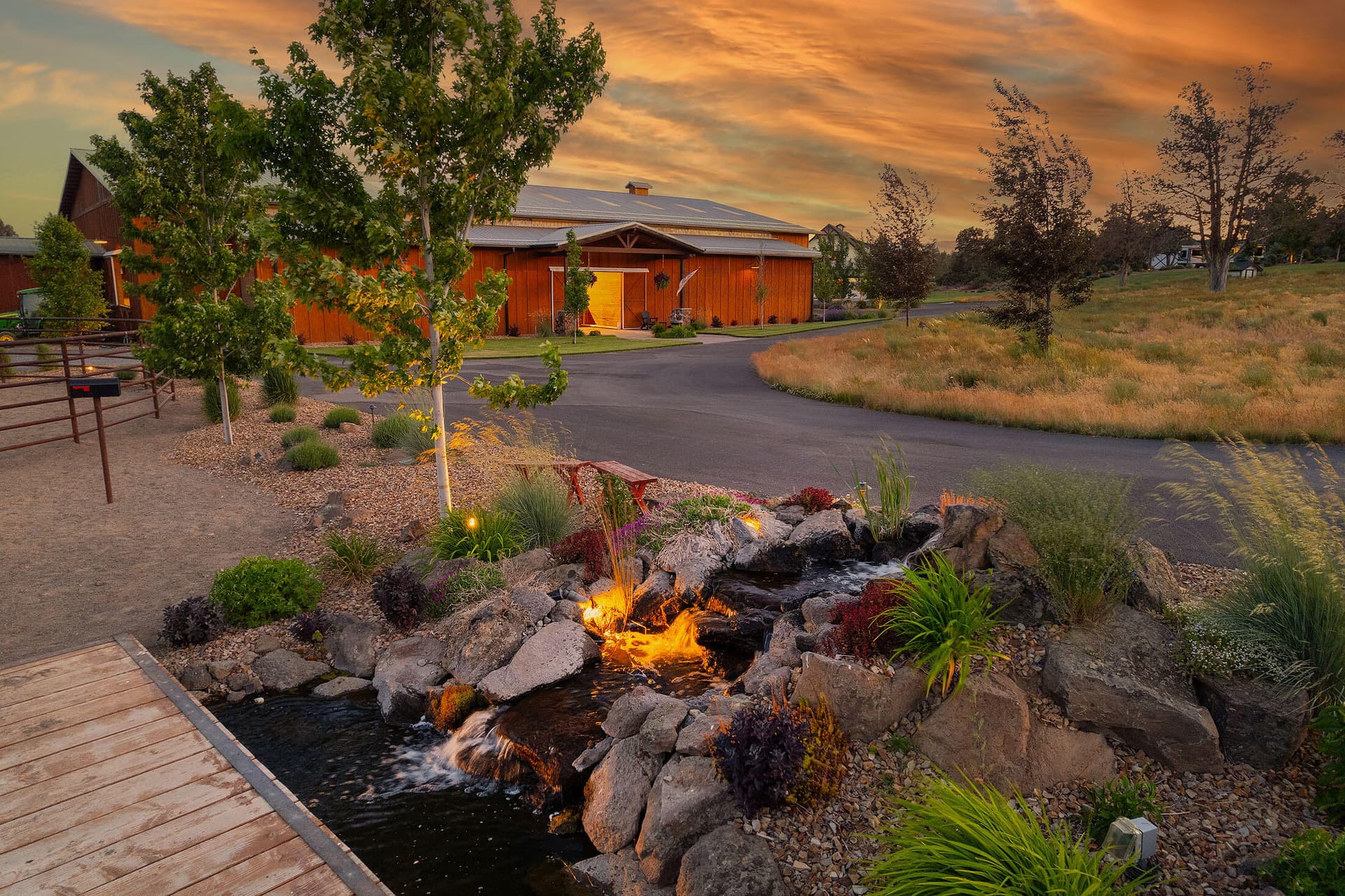 barn with water feature oregon Horseman'. Photo 4 of 69, 66505 Gerking Market Road, Bend, OR 97703