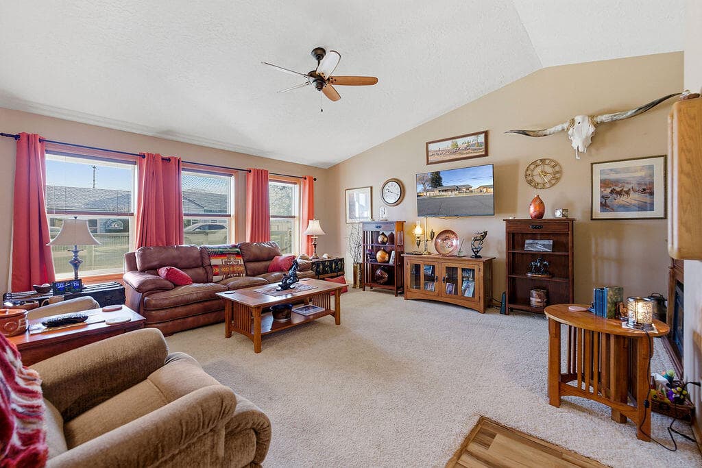 8T3A2291. Photo 2 of 19, 1263 NE Powell Lane, Prineville, OR 97754