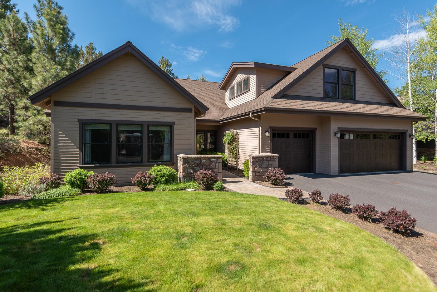 2. Photo 2 of 53, 19085 NW Mt Hood Place, Bend, OR 97703