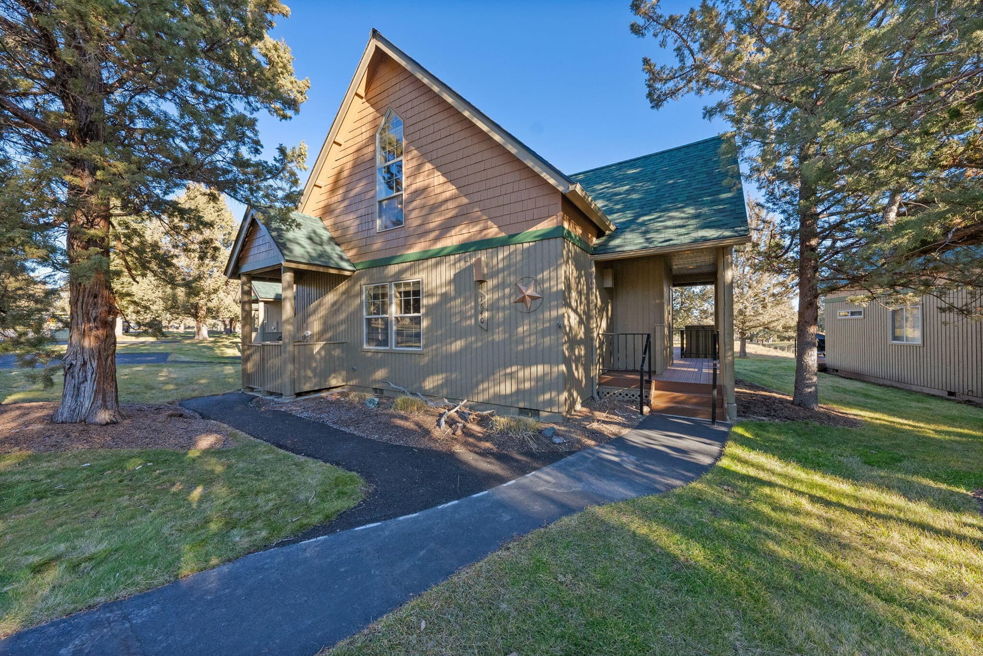 4-web-or-mls-Riley Visuals -4. Photo 3 of 46, 1640 Cinnamon Teal Drive, Redmond, OR 97756