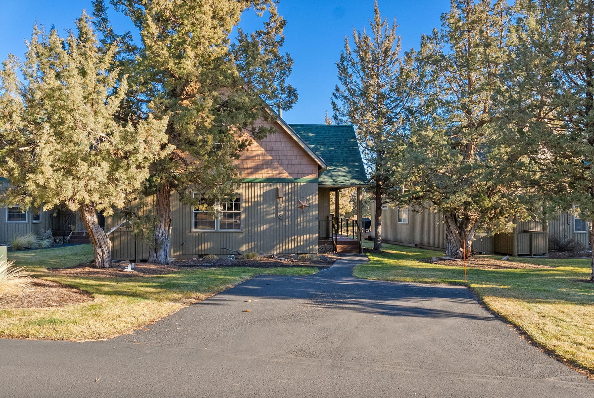 2-web-or-mls-Riley Visuals -2. Photo 1 of 46, 1640 Cinnamon Teal Drive, Redmond, OR 97756