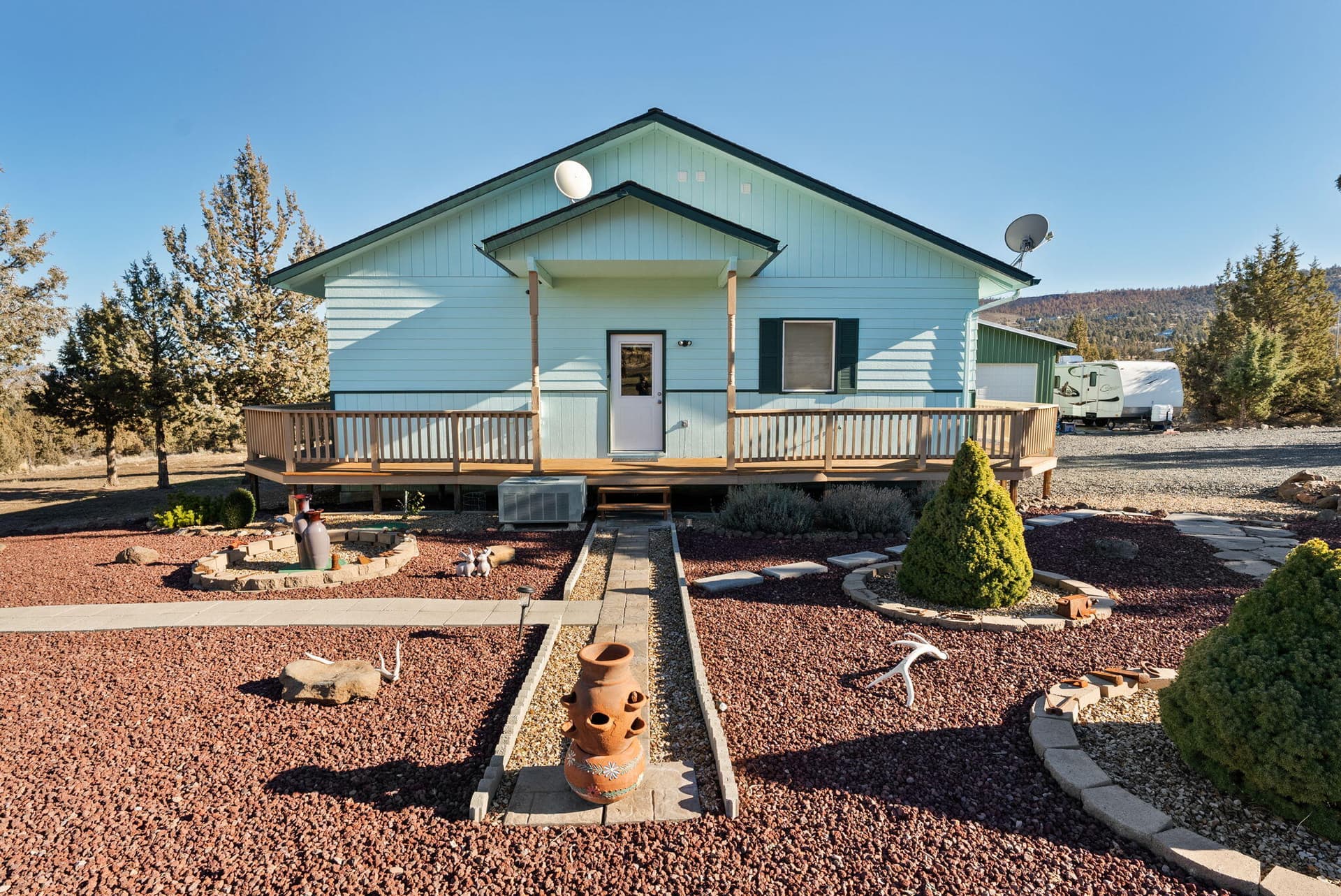 Front of House. Photo 2 of 64, 7002 SE Davis Loop, Prineville, OR 97754