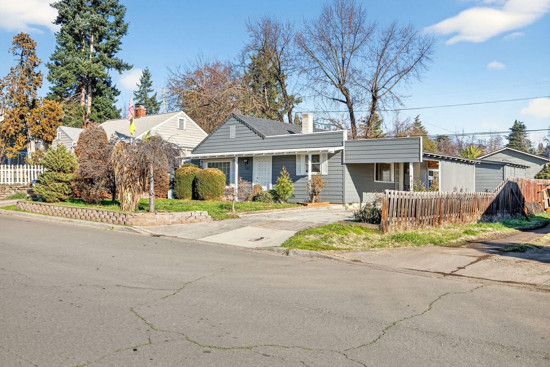 522 Pearl. Photo 1 of 34, 522 Pearl Street, Medford, OR 97504