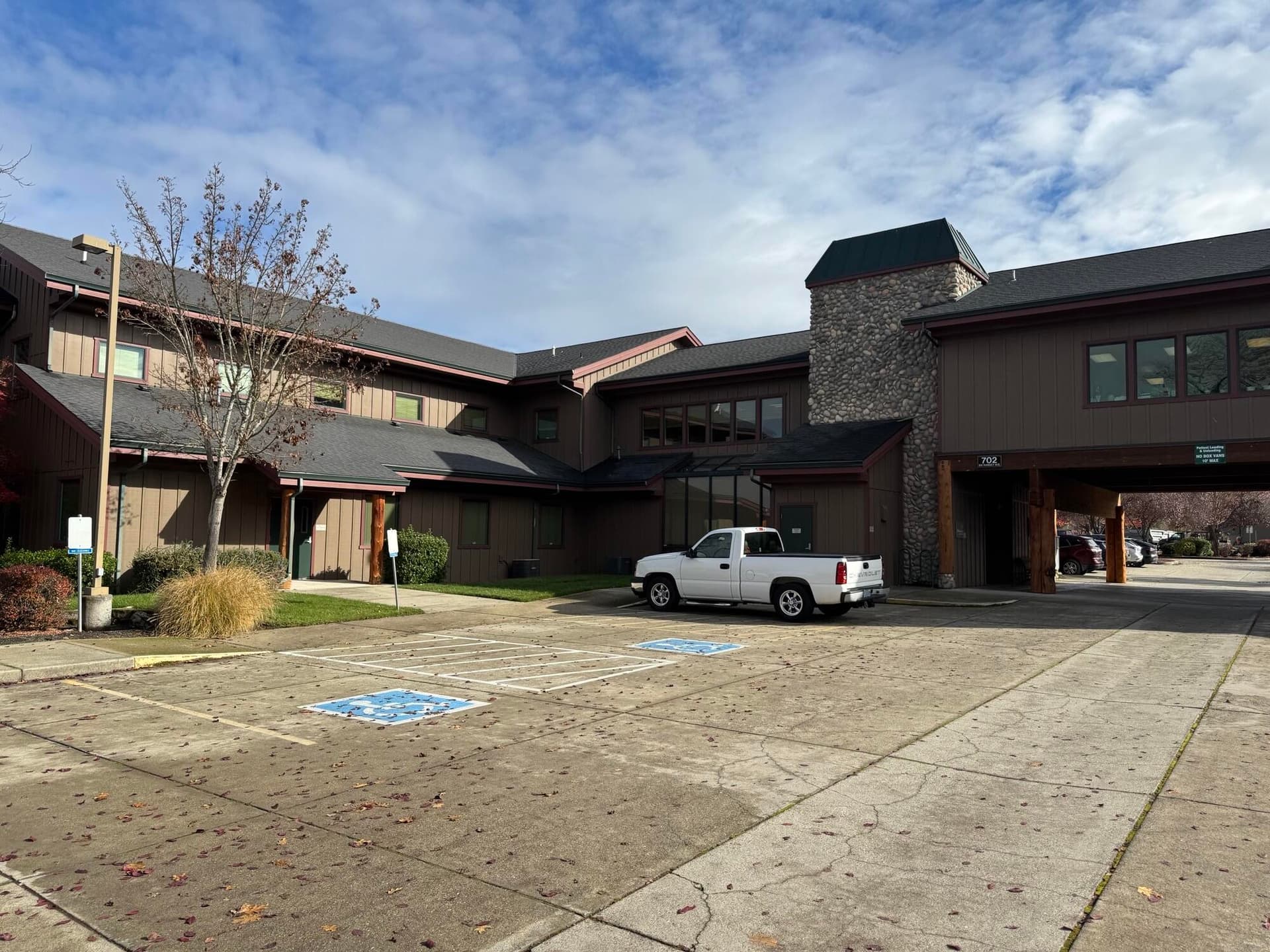 2. Photo 1 of 8, 702 SW Ramsey Avenue Unit 224, Grants Pass, OR 97527