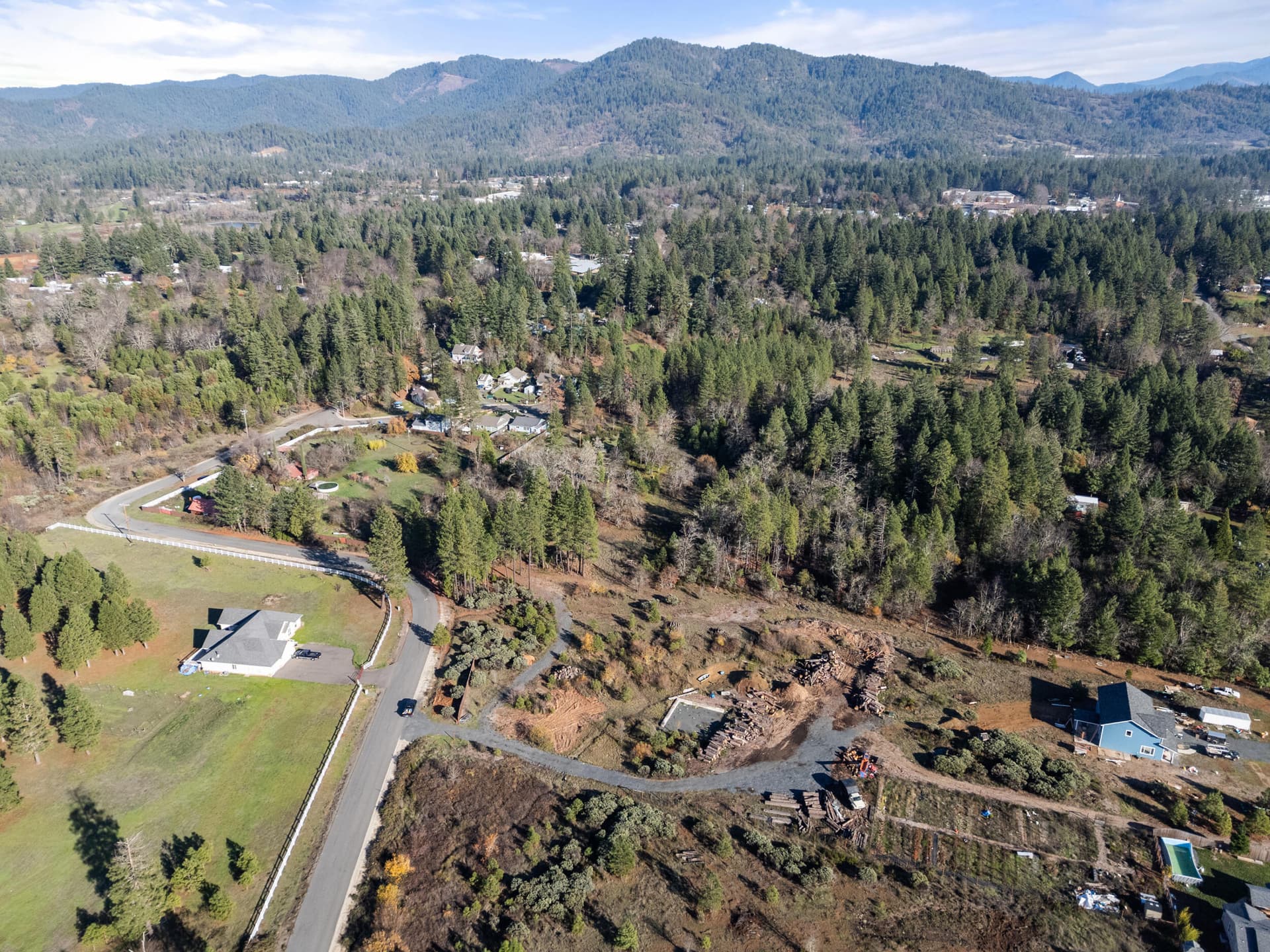 1_ 681 daisy hill rd, cave junction, or. Photo 3 of 22, 681 Daisy Hill Road, Cave Junction, OR 97523
