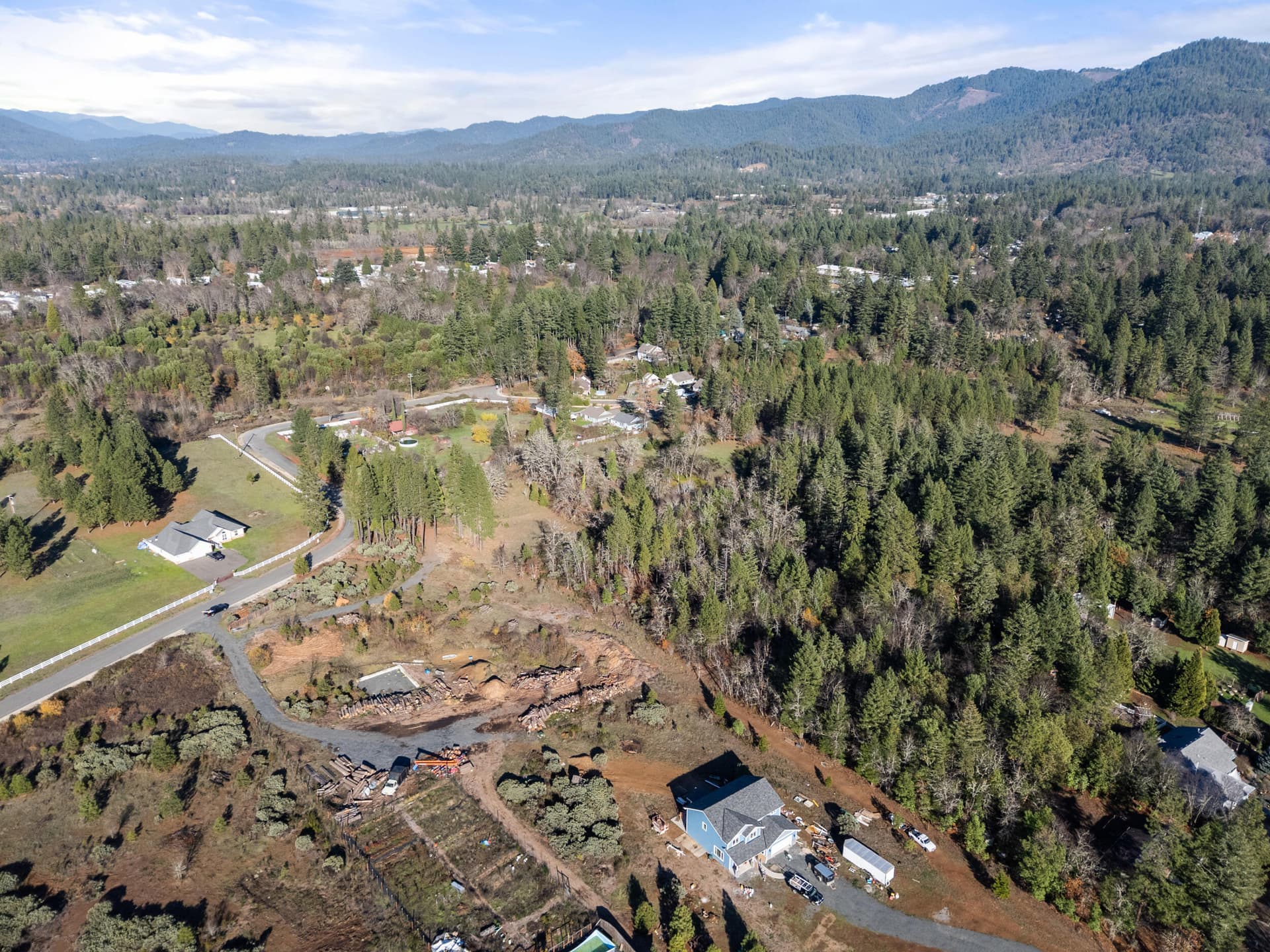 2_ 681 daisy hill rd, cave junction, or. Photo 4 of 22, 681 Daisy Hill Road, Cave Junction, OR 97523